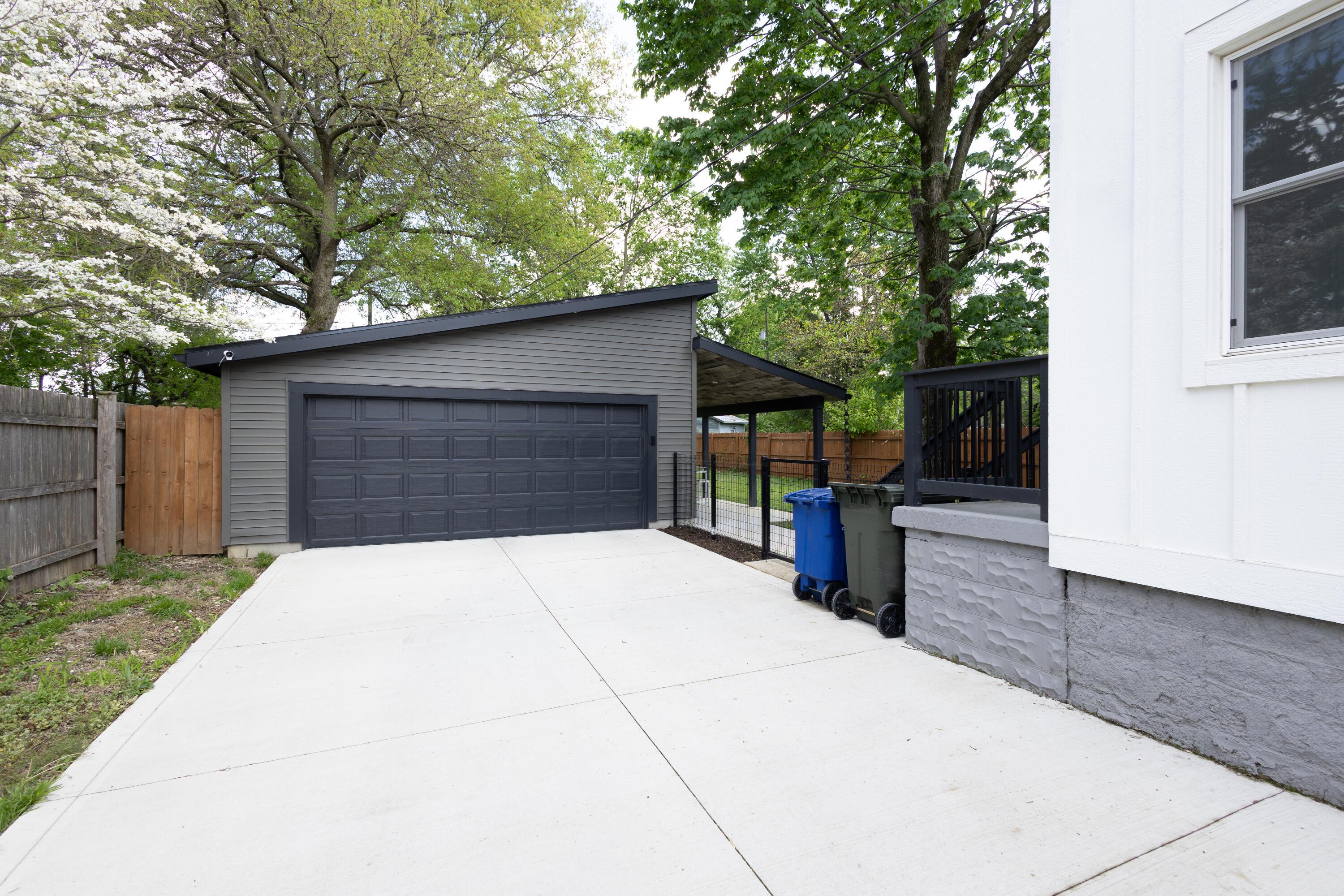 1136 Lockbourne Road Property Photo 32