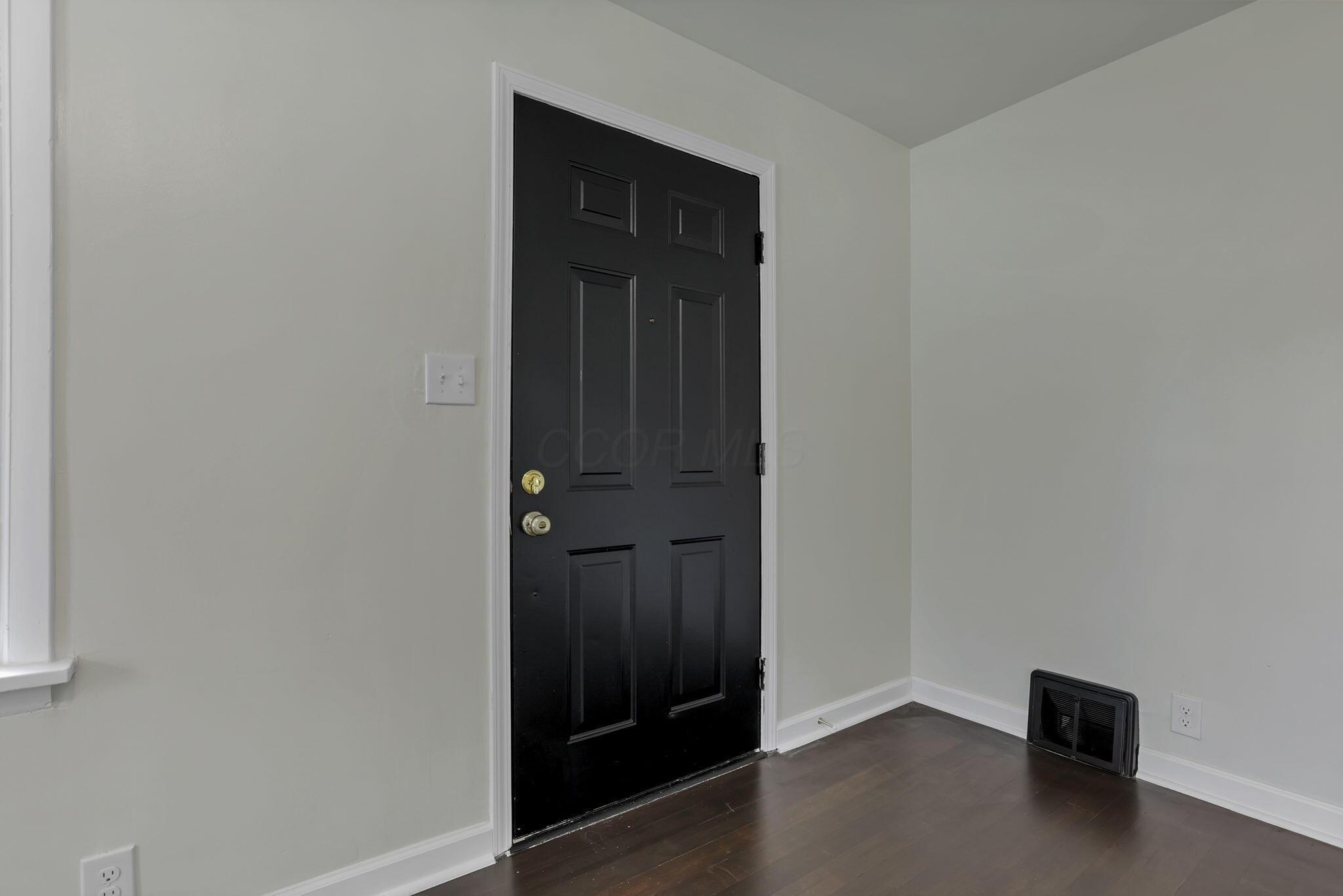 347 Wayne Avenue Property Photo 4