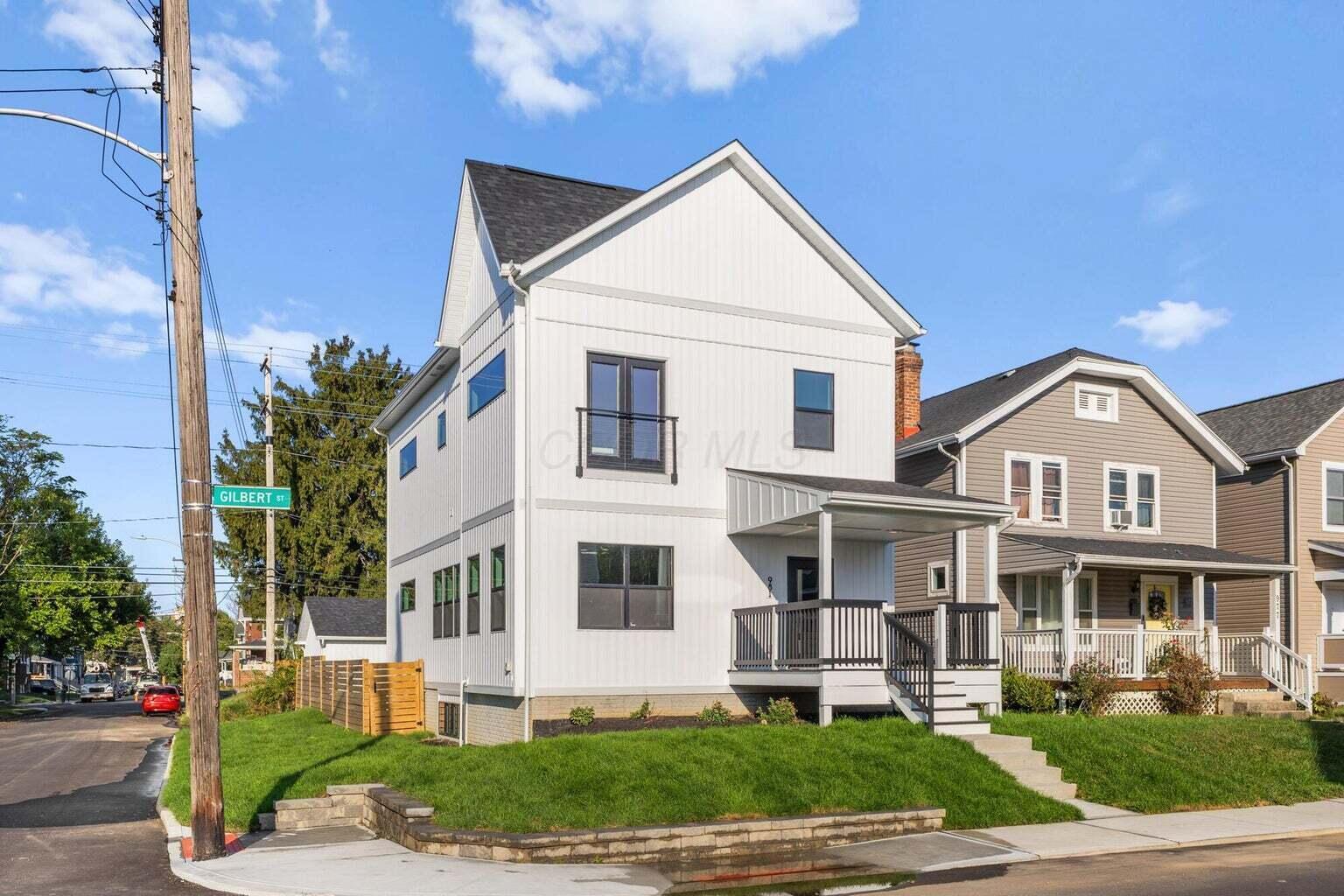 981 Gilbert Street Property Photo 4