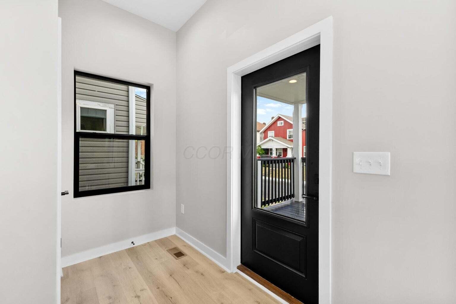 981 Gilbert Street Property Photo 8