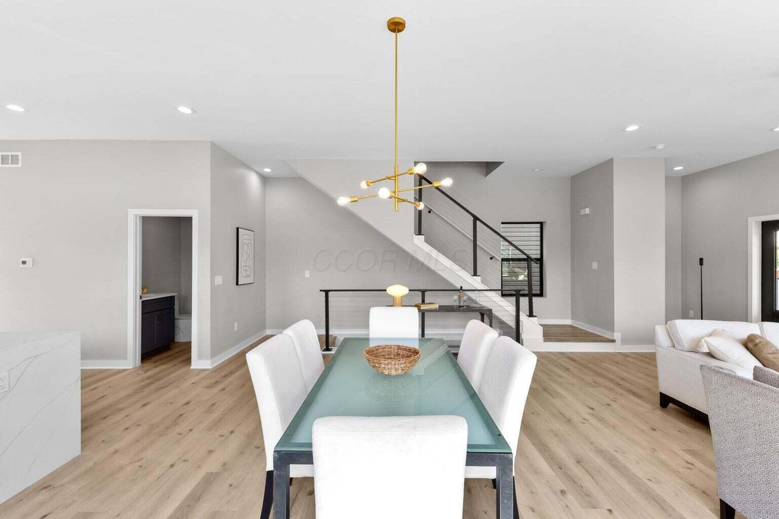 981 Gilbert Street Property Photo 14