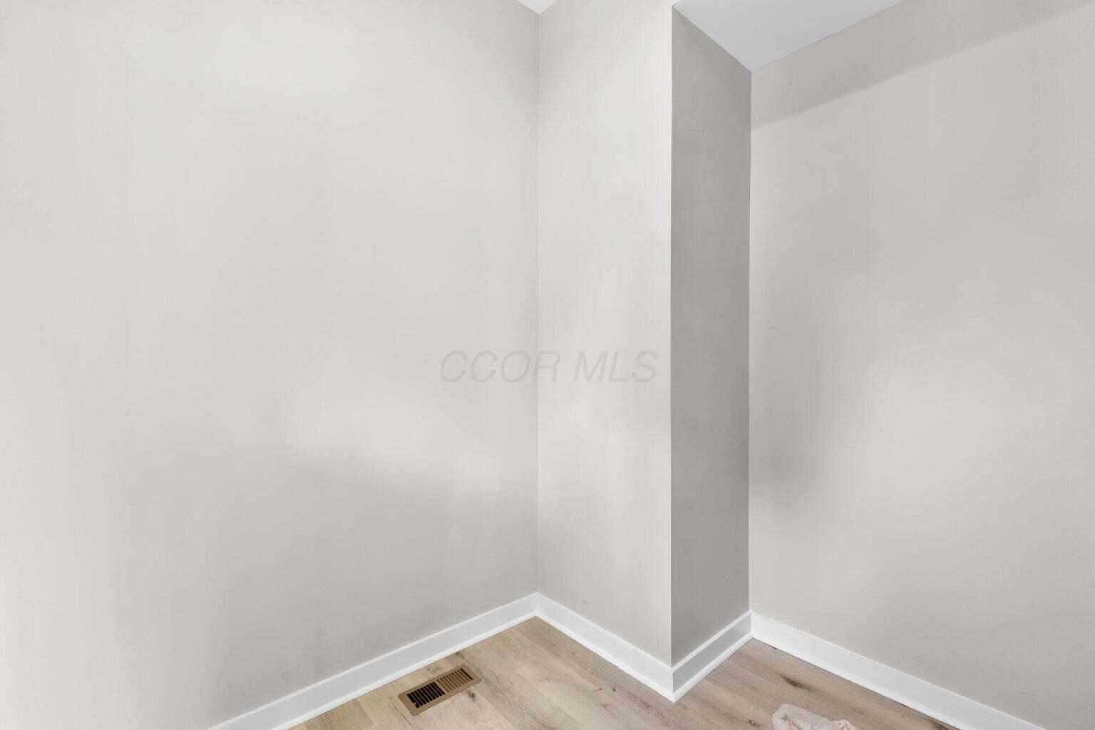 981 Gilbert Street Property Photo 22