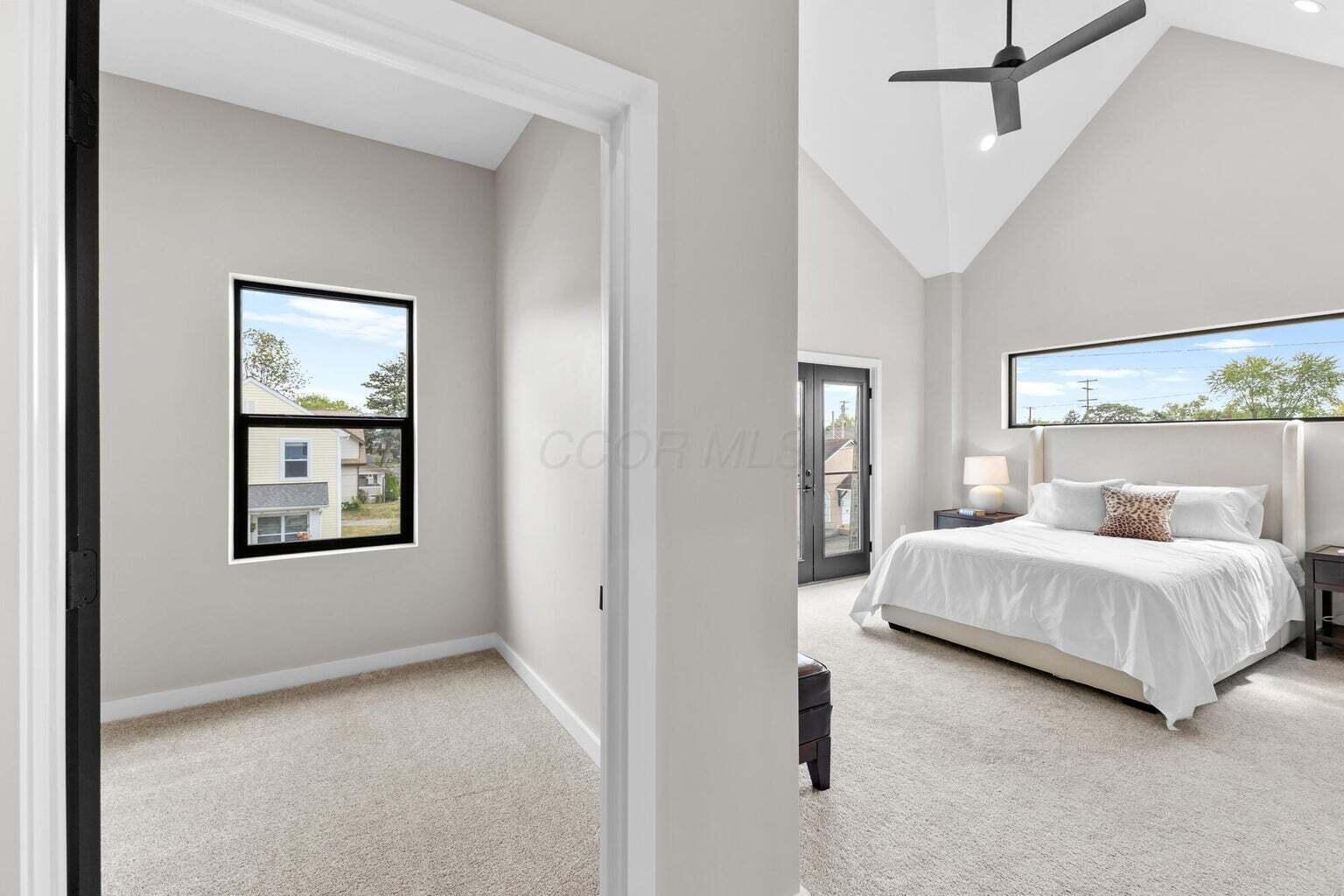 981 Gilbert Street Property Photo 33