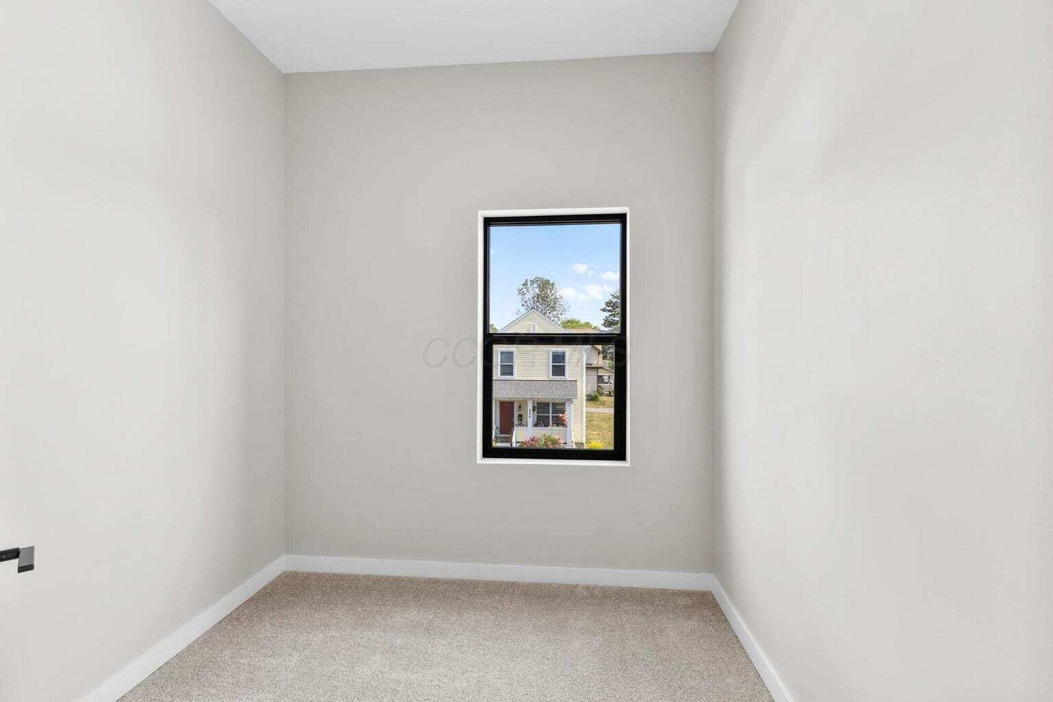 981 Gilbert Street Property Photo 34