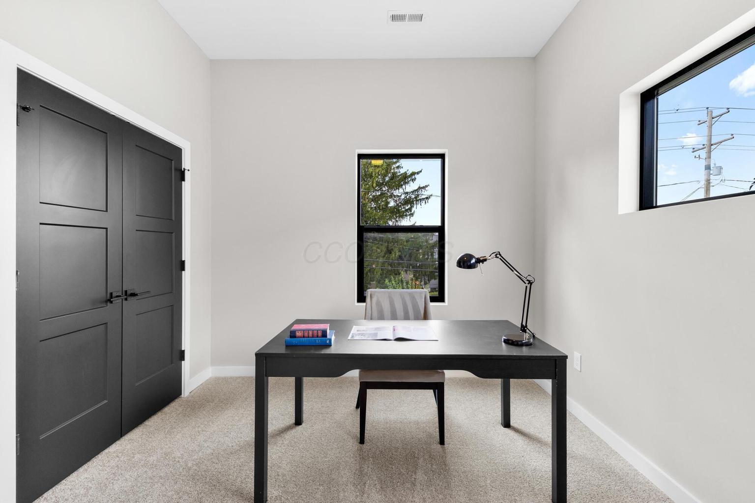 981 Gilbert Street Property Photo 41
