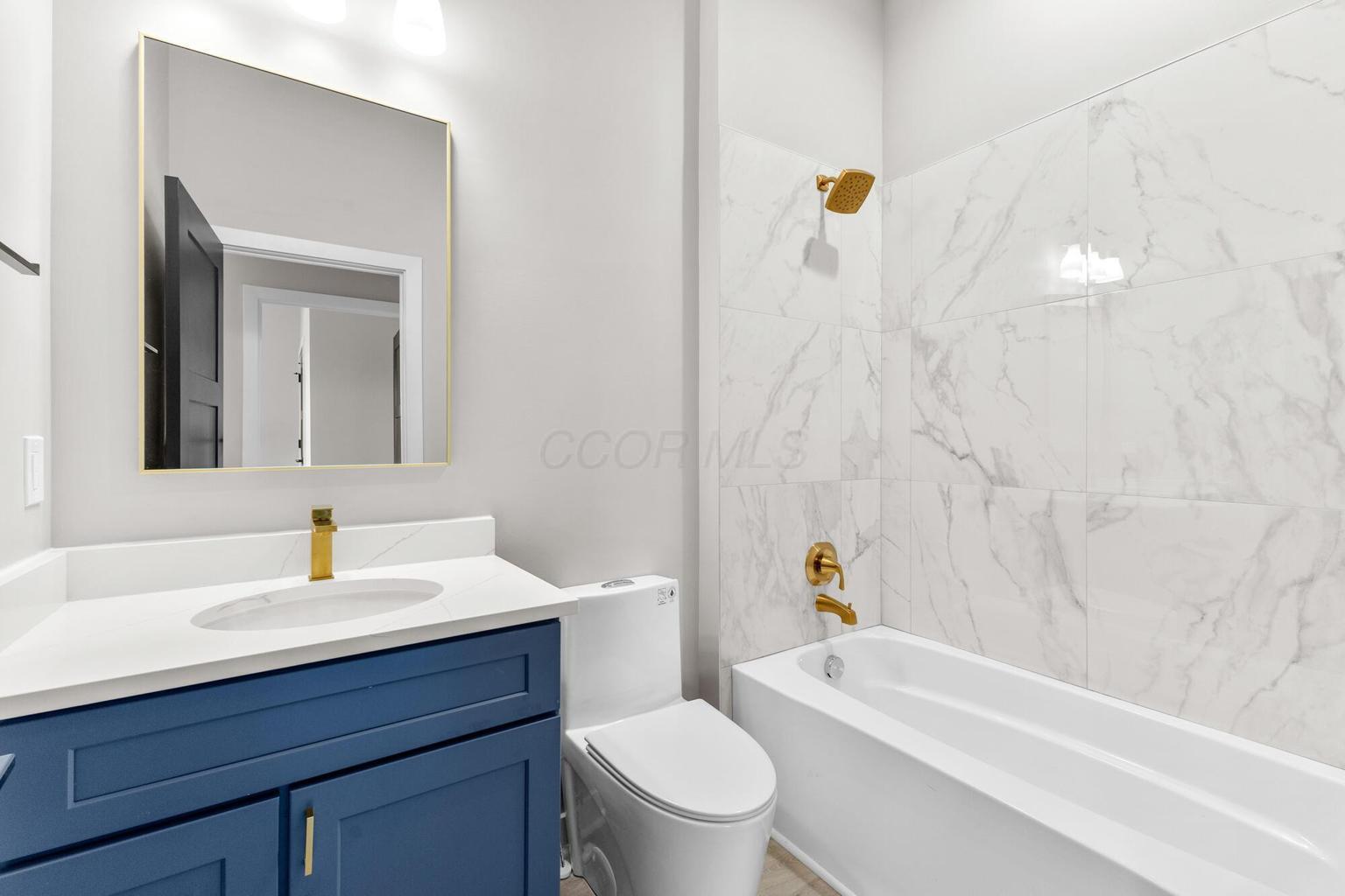 981 Gilbert Street Property Photo 43
