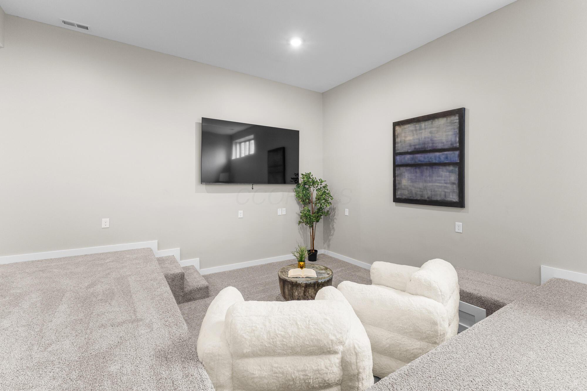 981 Gilbert Street Property Photo 47
