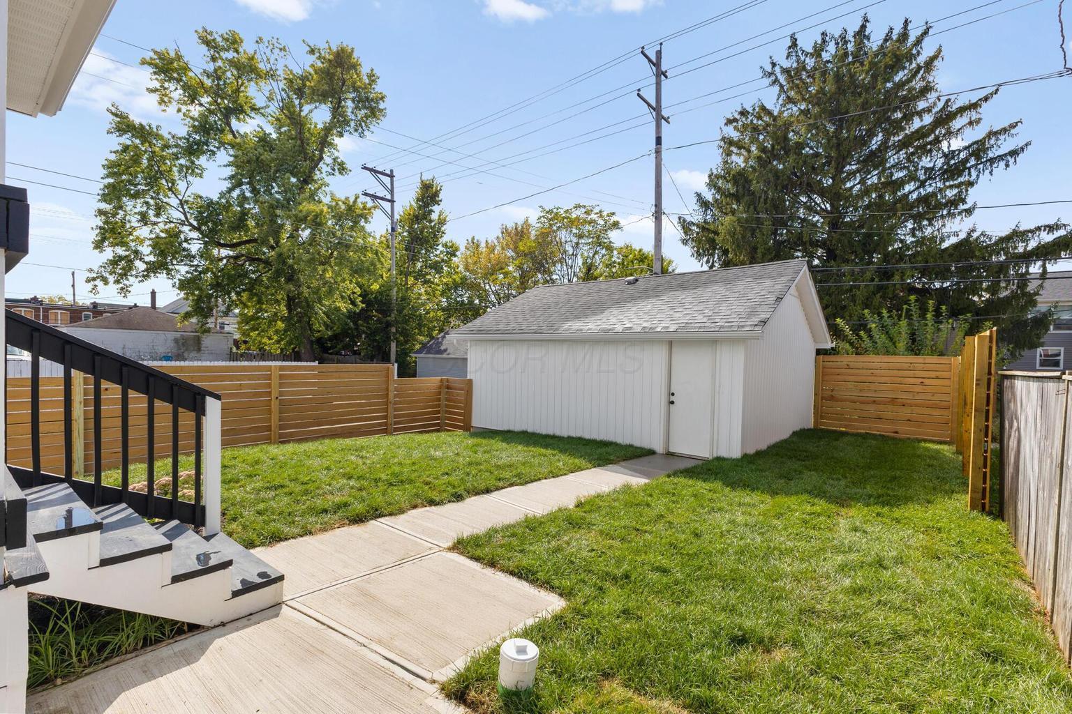 981 Gilbert Street Property Photo 60