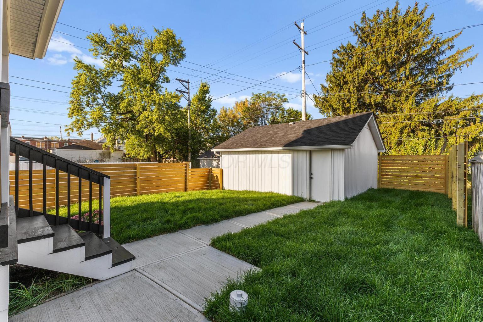981 Gilbert Street Property Photo 65