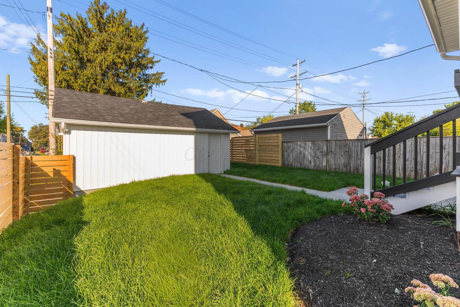 981 Gilbert Street Property Photo 66