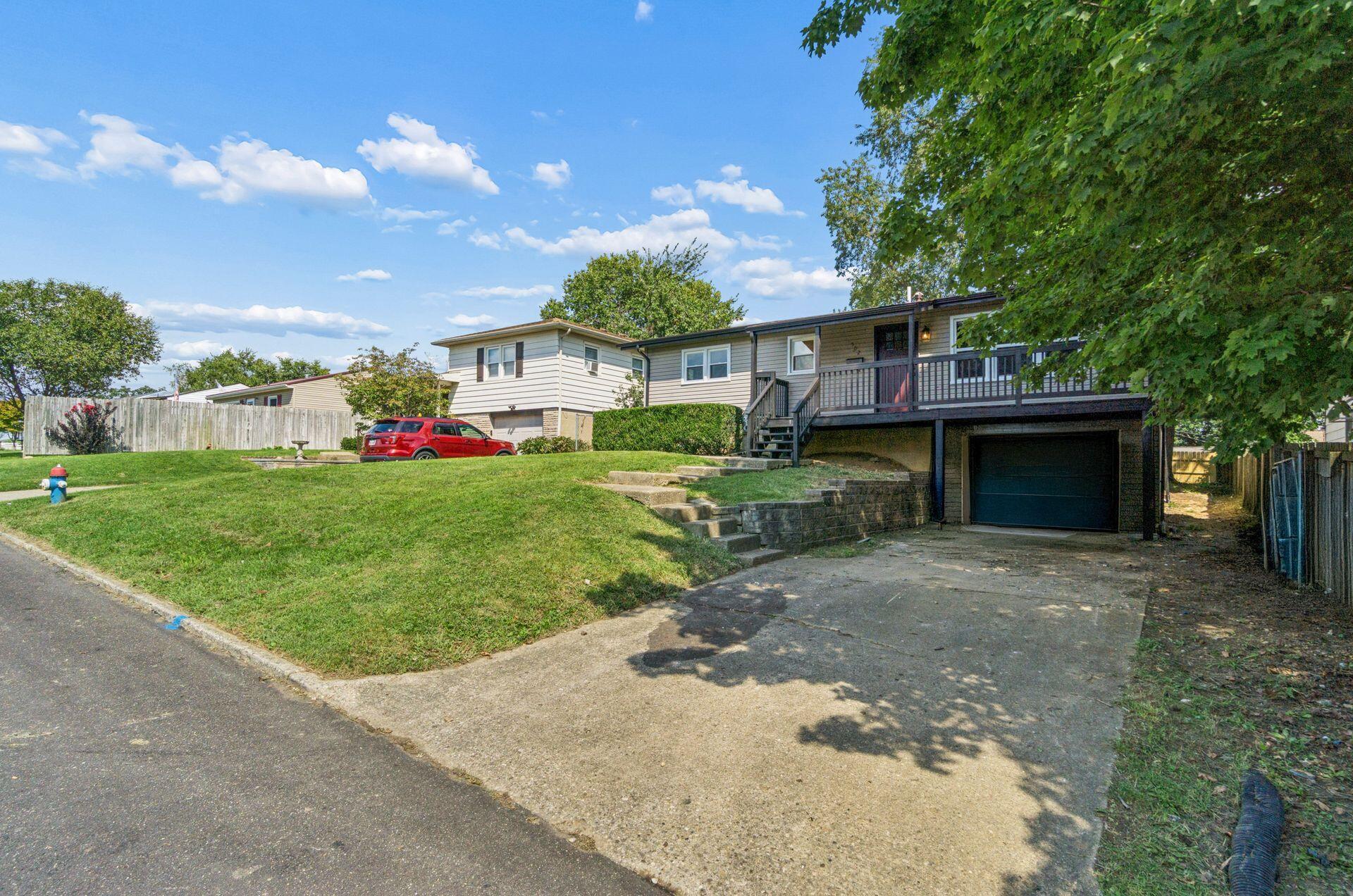 502 Summitview Drive Property Photo 3