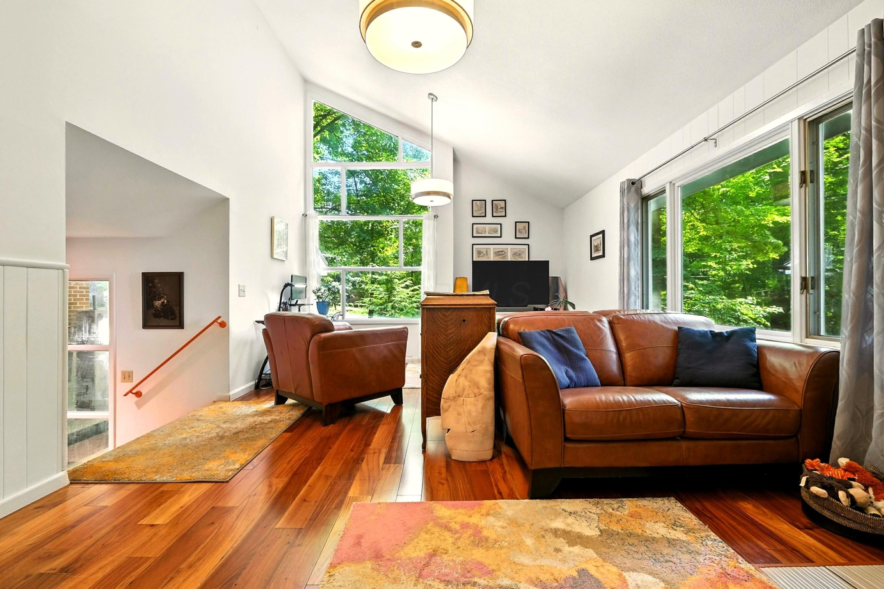 302 E Woodside Drive Property Photo 10