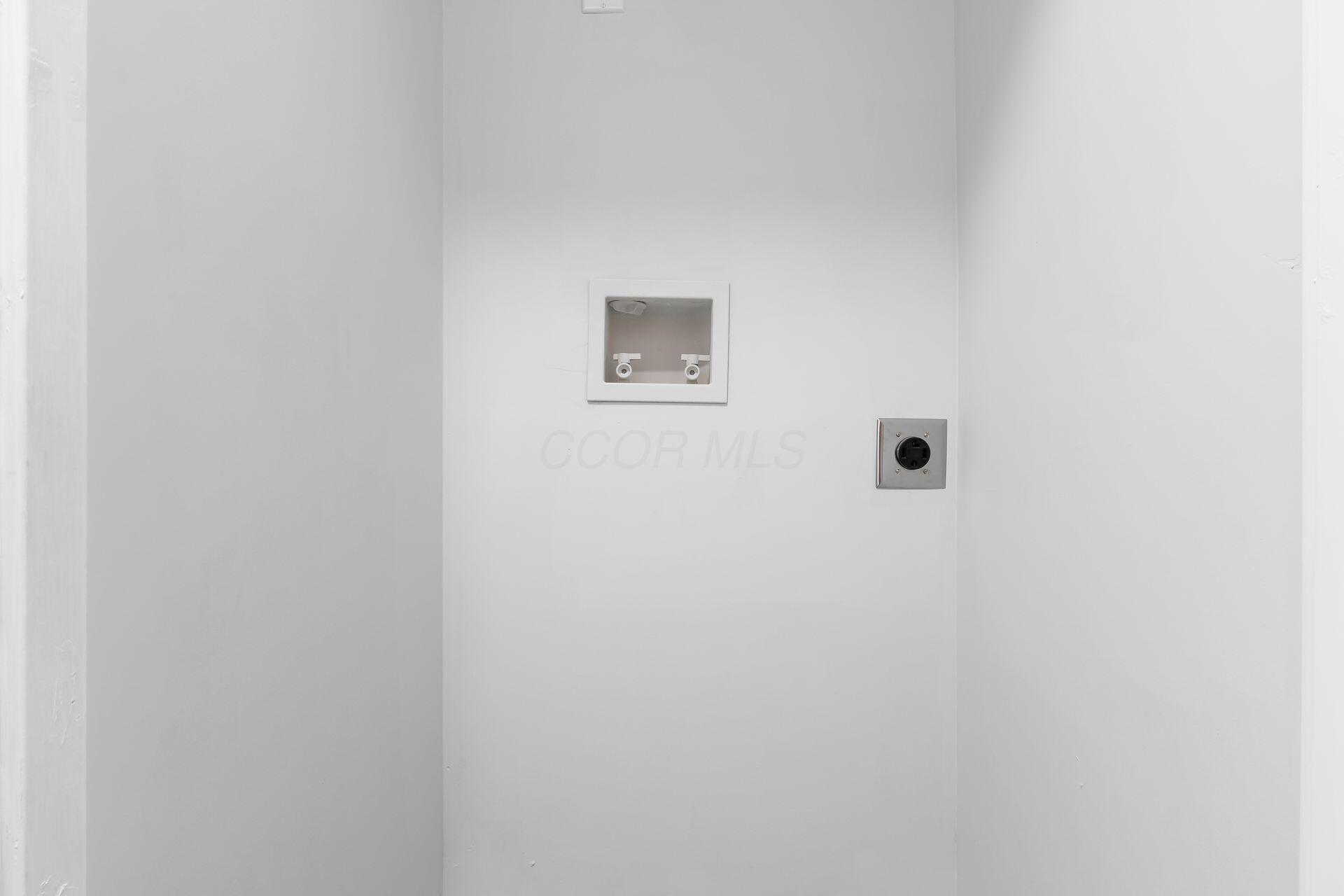 905 Carpenter Street Property Photo 34