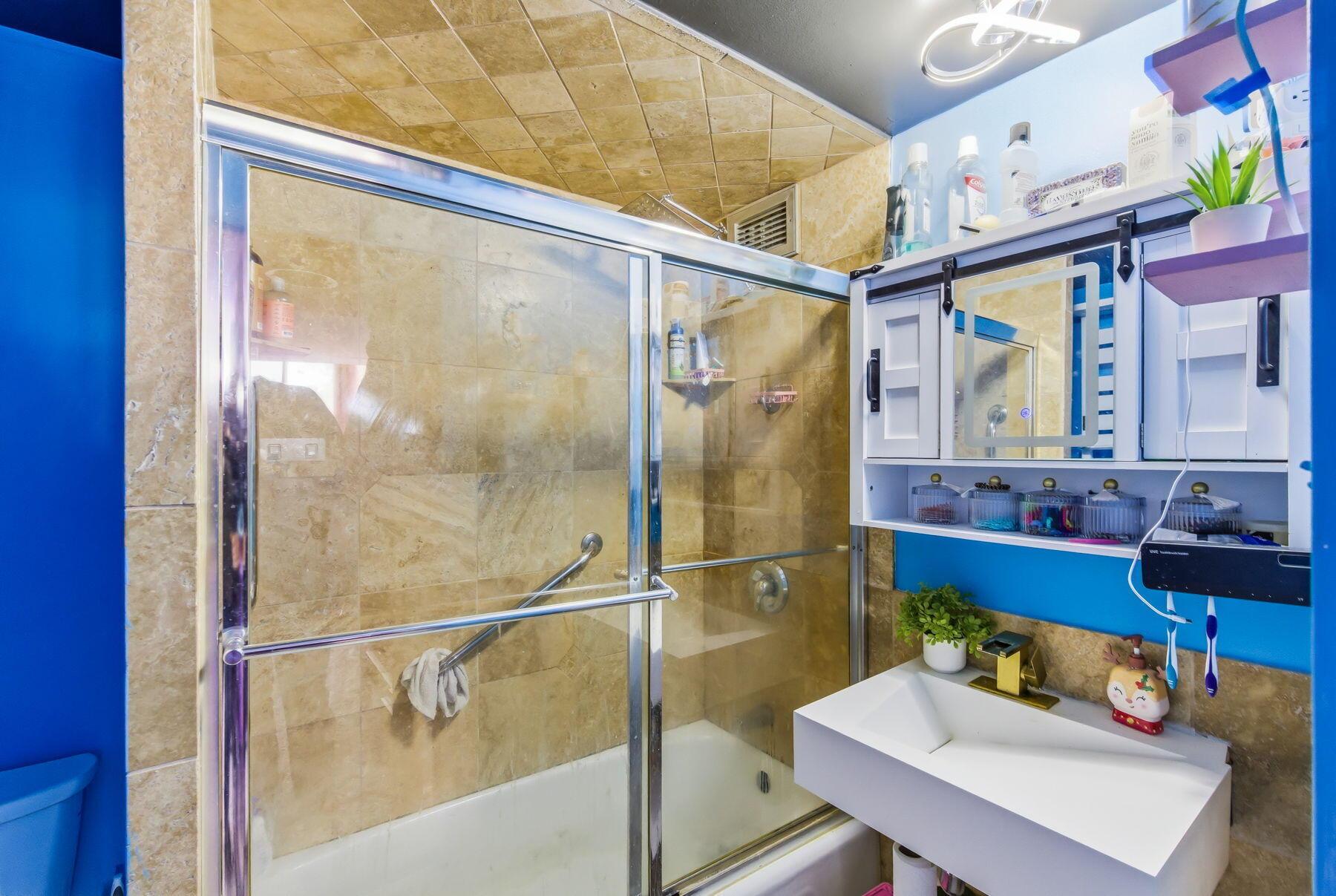1000 Urlin Avenue, 511 Property Photo 37