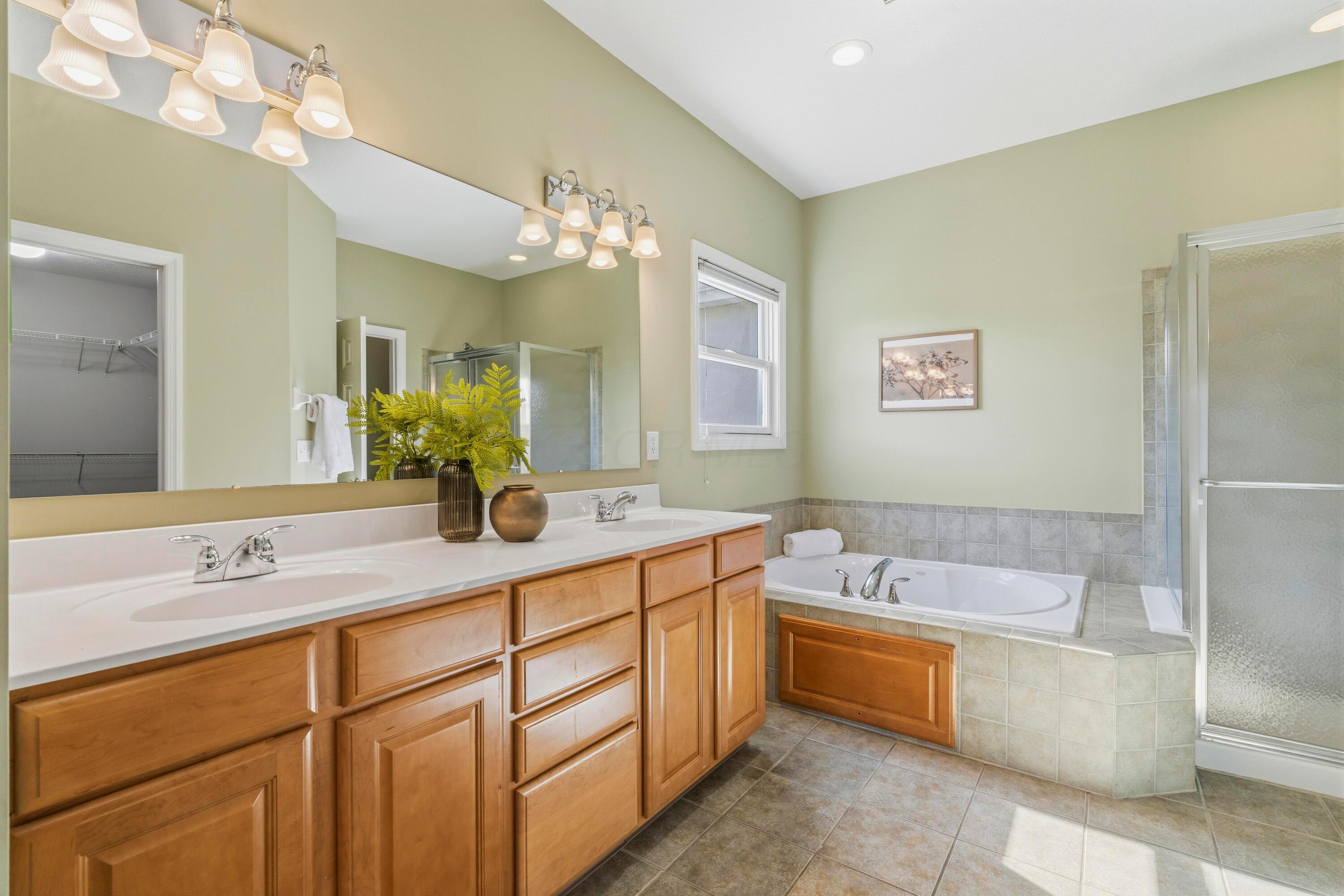 6252 Tallowtree Drive Property Photo 35