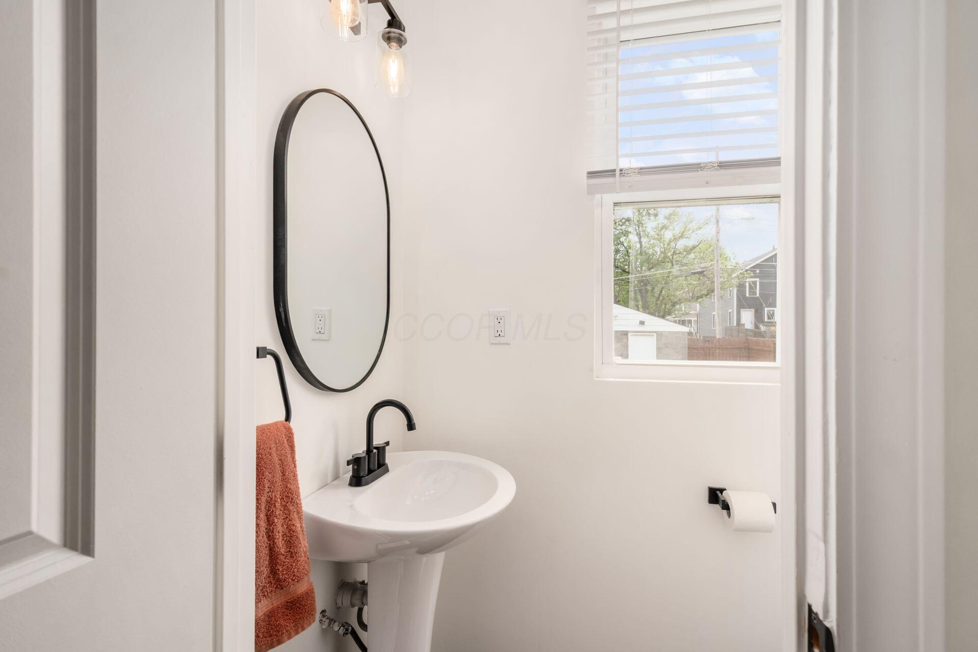 1111 E Whittier Street Property Photo 21