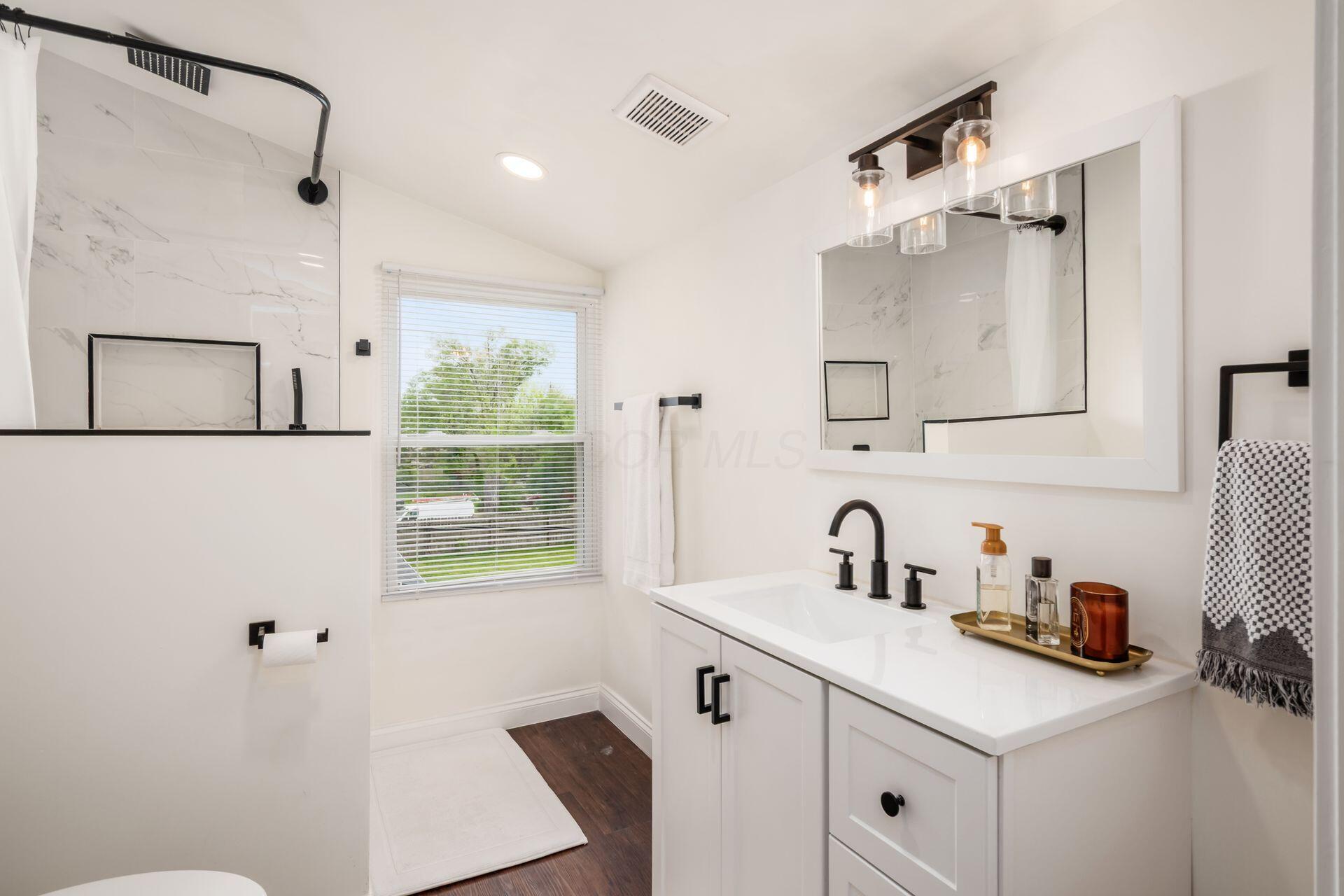 1111 E Whittier Street Property Photo 25
