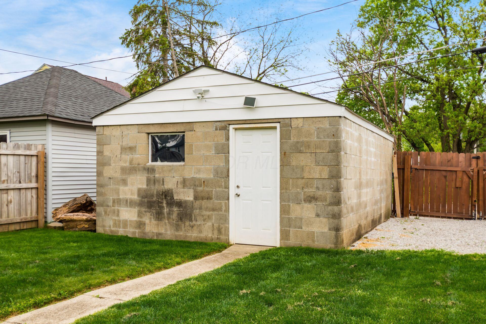 1111 E Whittier Street Property Photo 40