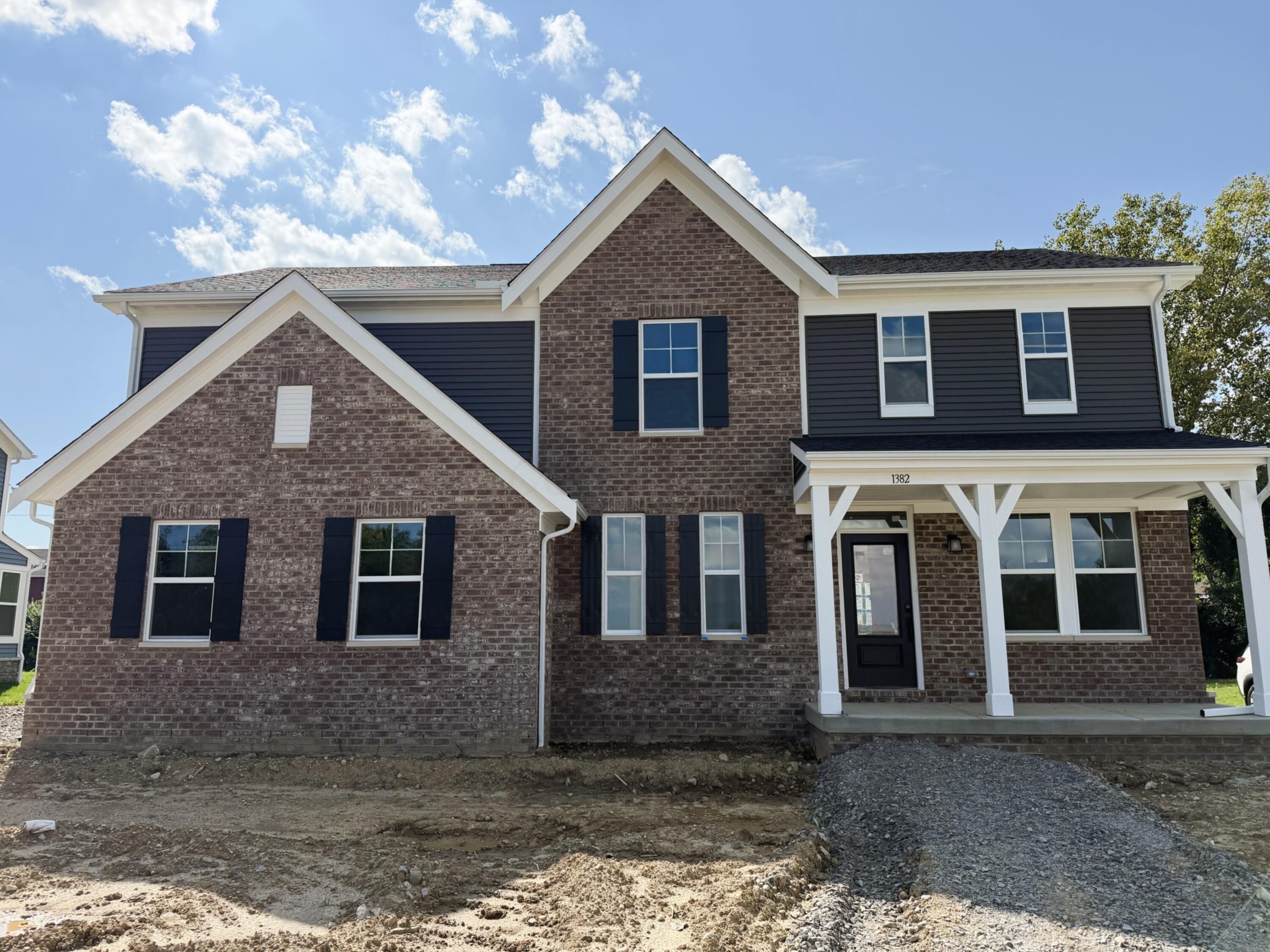 1382 Hawthorne Parkway Property Photo 1