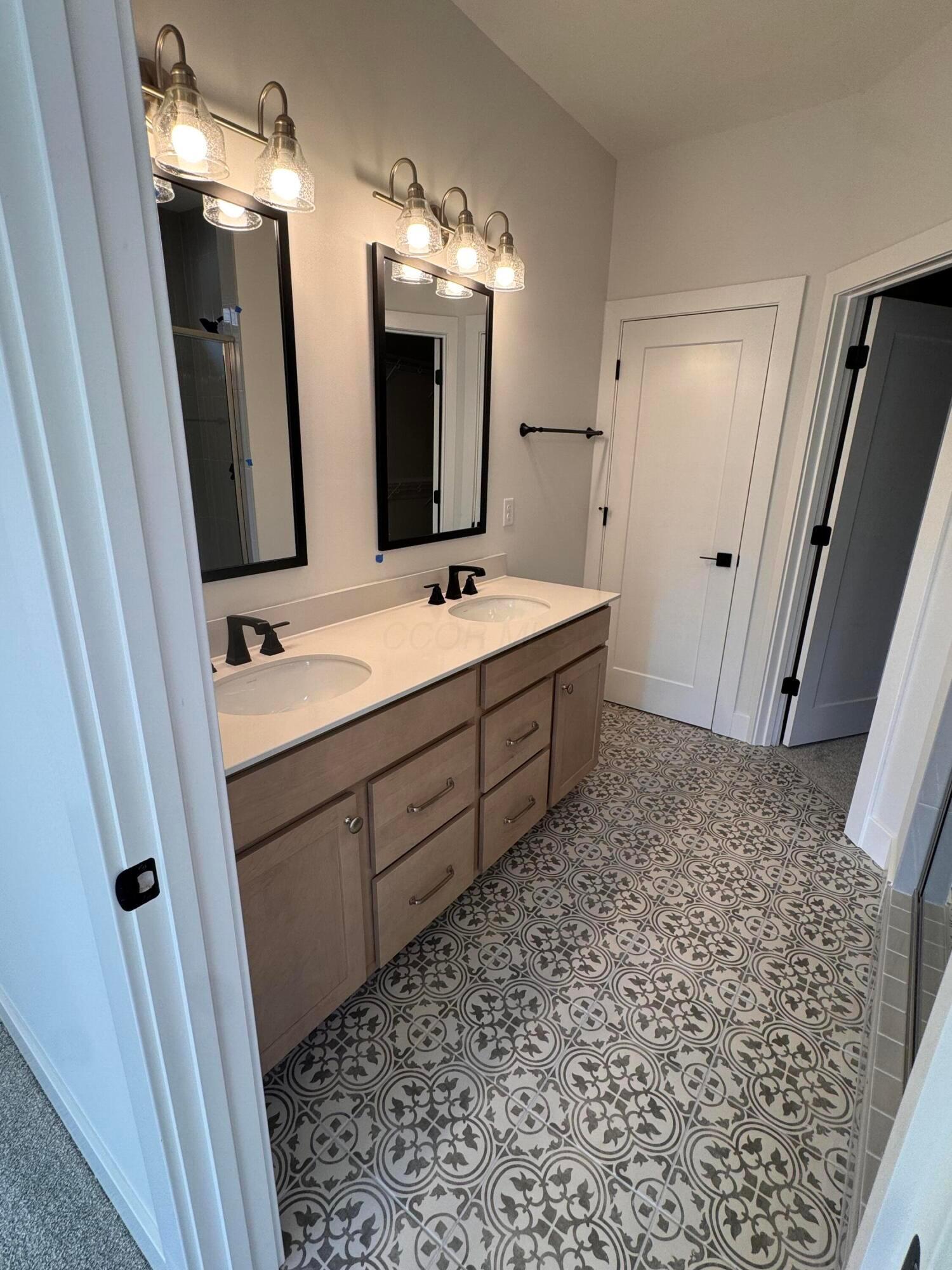 122 Encore Park Bend Property Photo 6