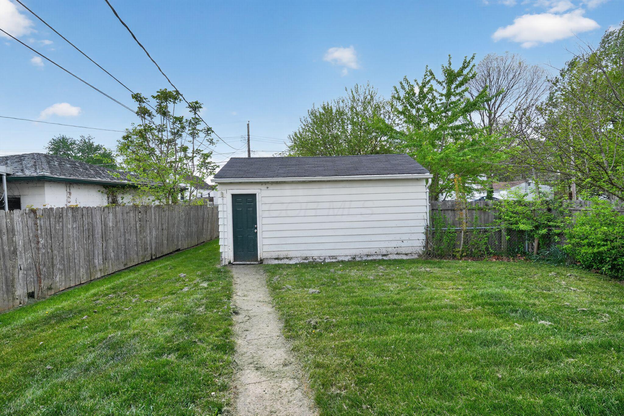 669 S Hampton Road Property Photo 7