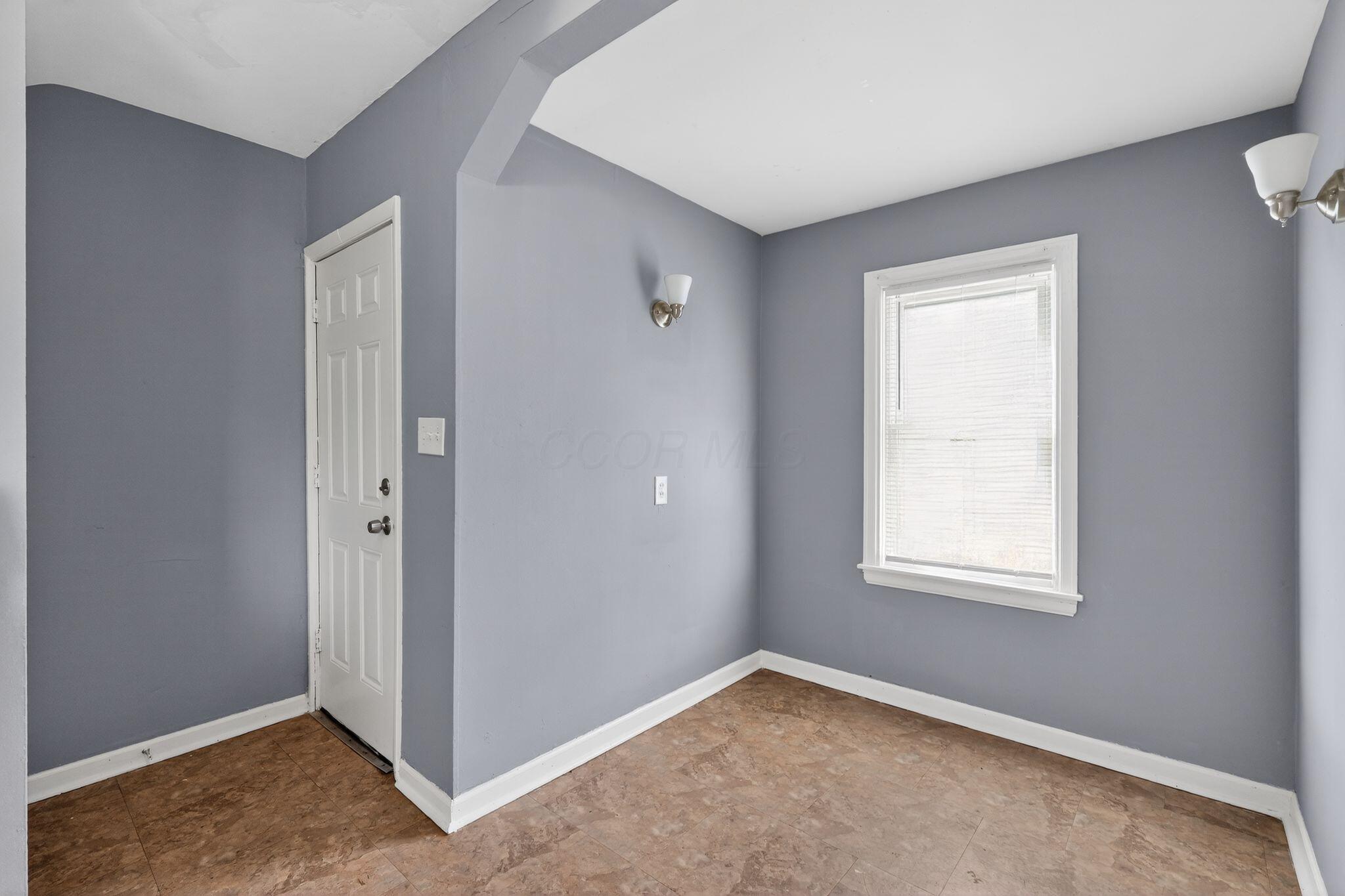 669 S Hampton Road Property Photo 8