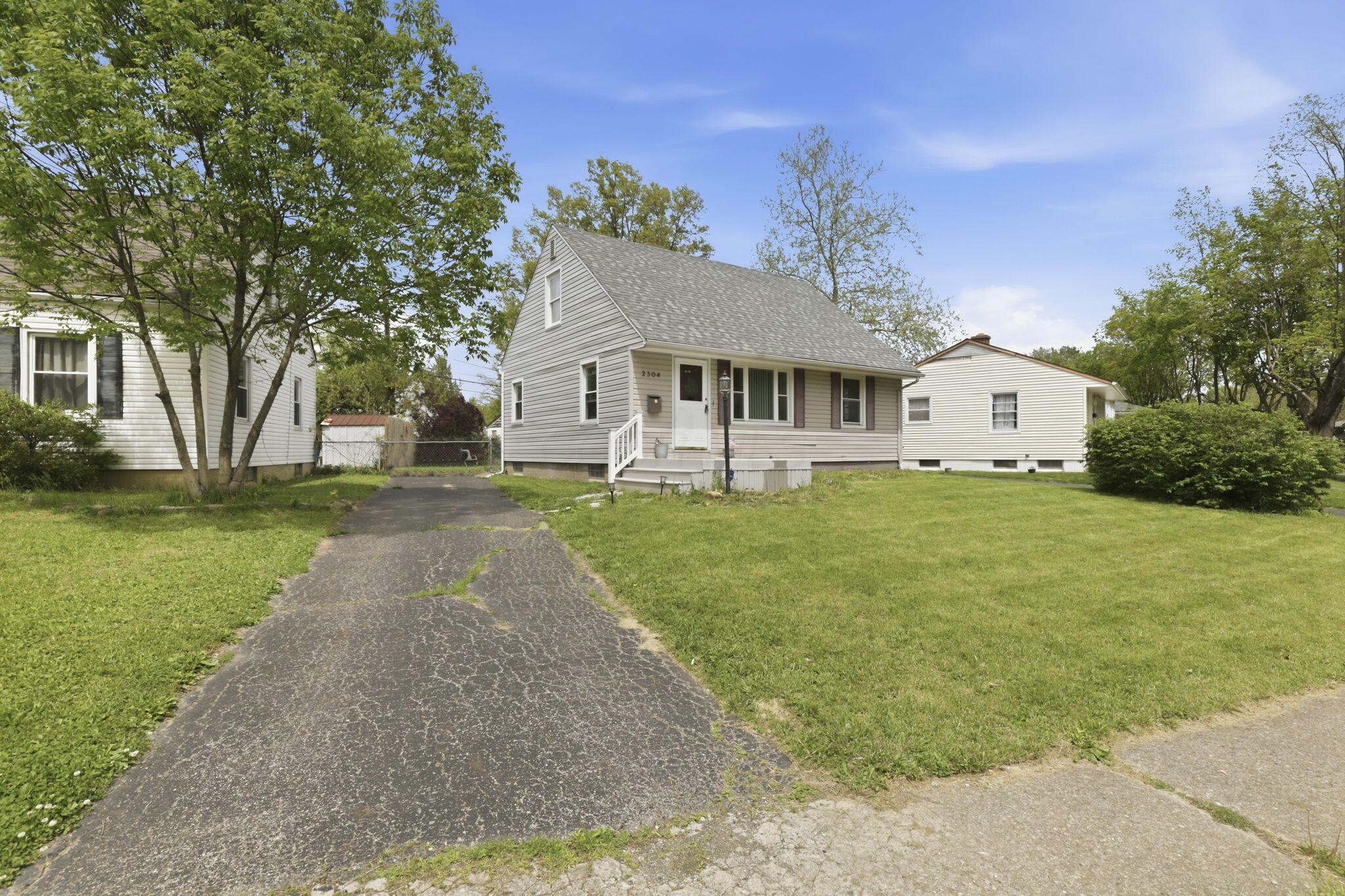 2304 Ashley Drive Property Photo 5