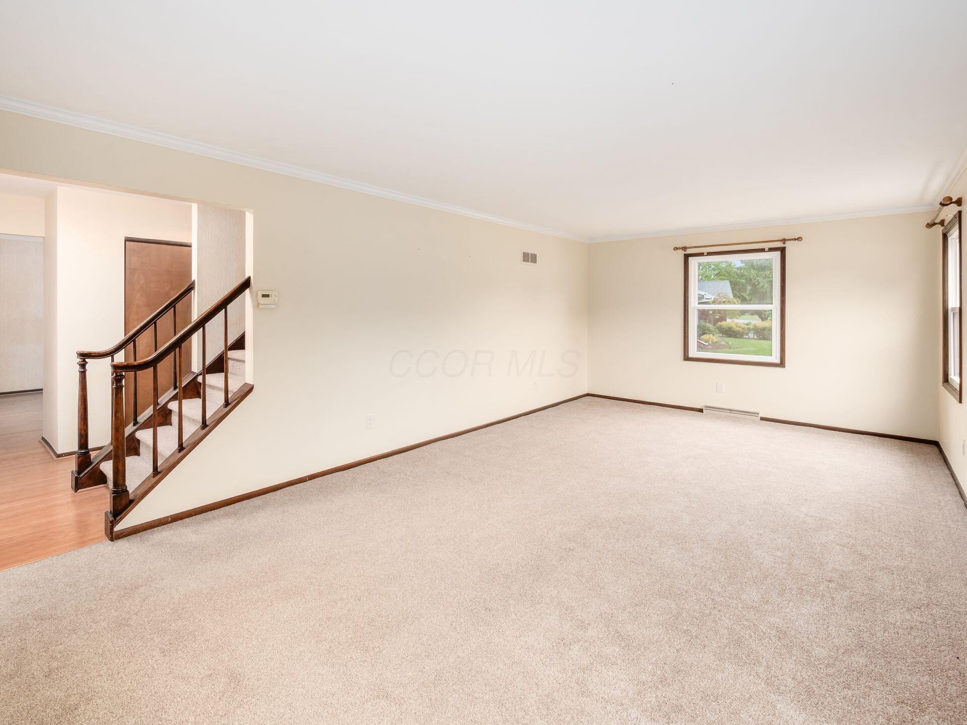 985 Amboise Drive Property Photo 7