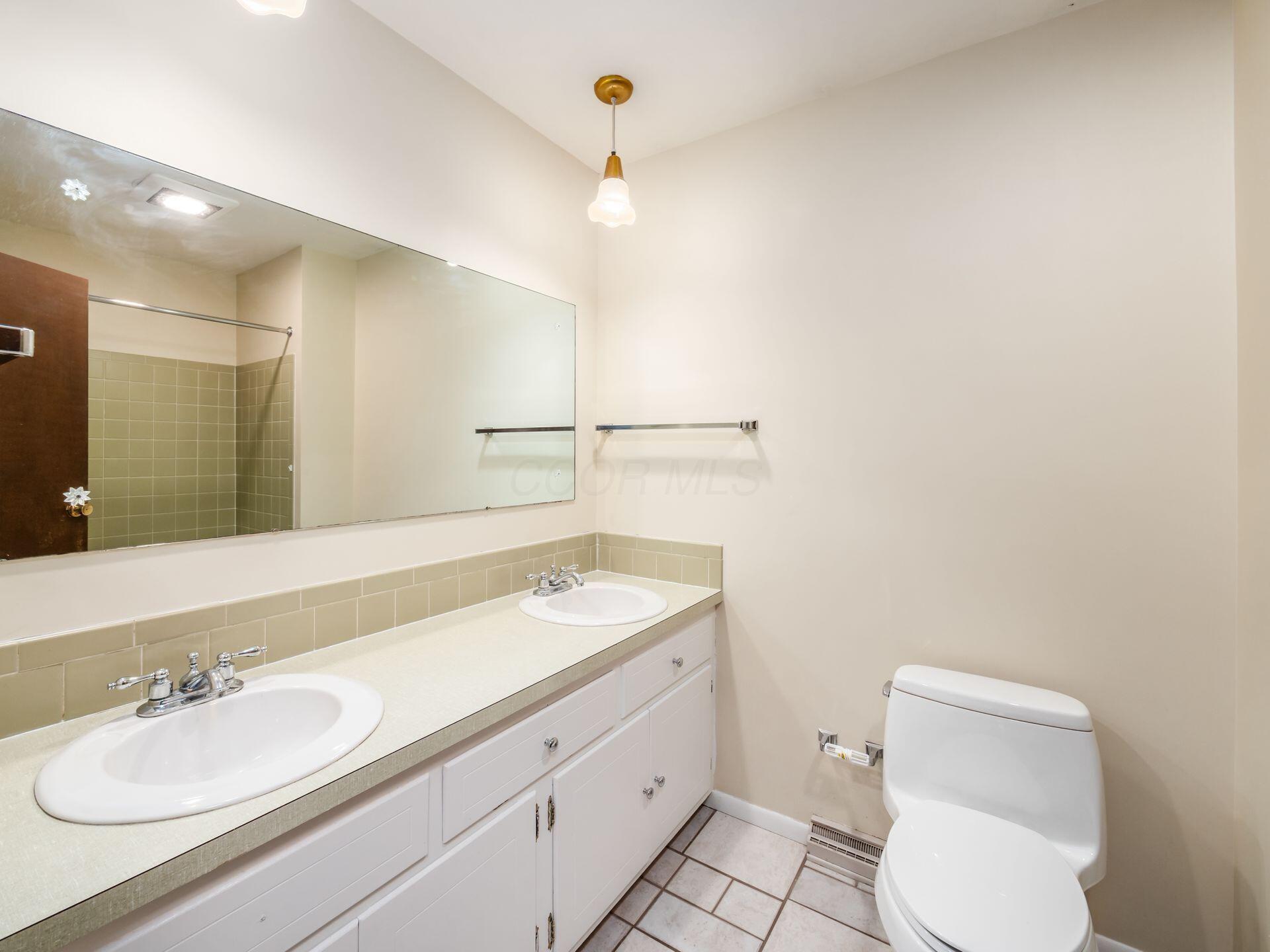 985 Amboise Drive Property Photo 23