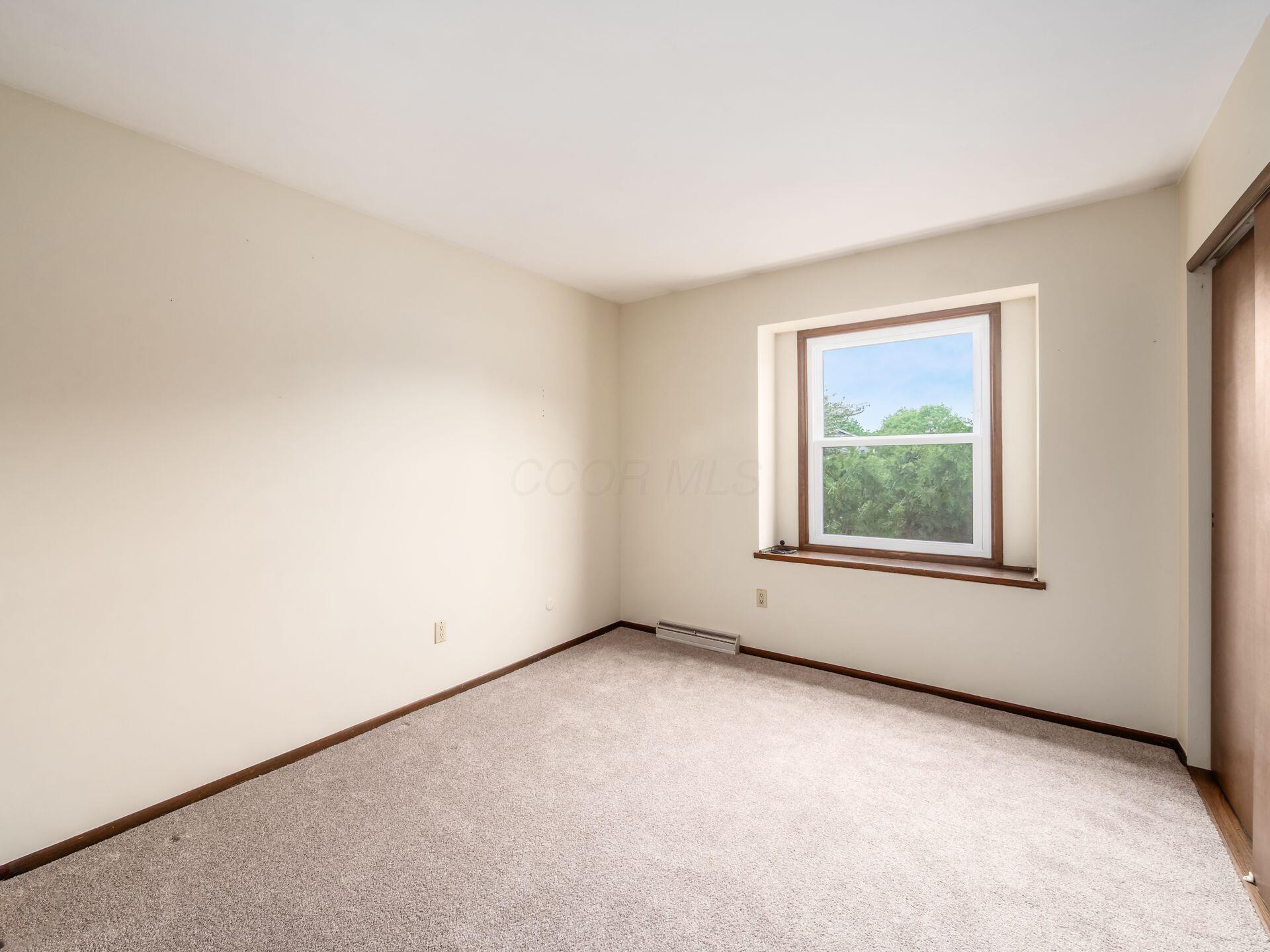 985 Amboise Drive Property Photo 24