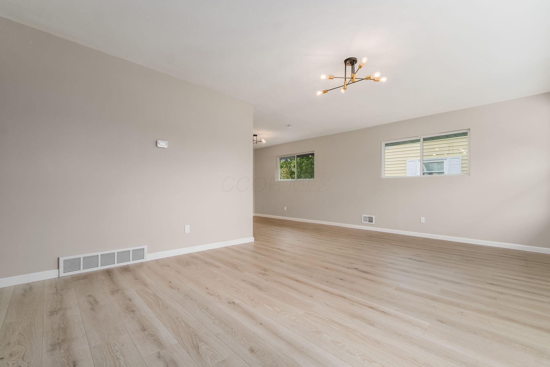 2906 Ashby Road Property Photo 7