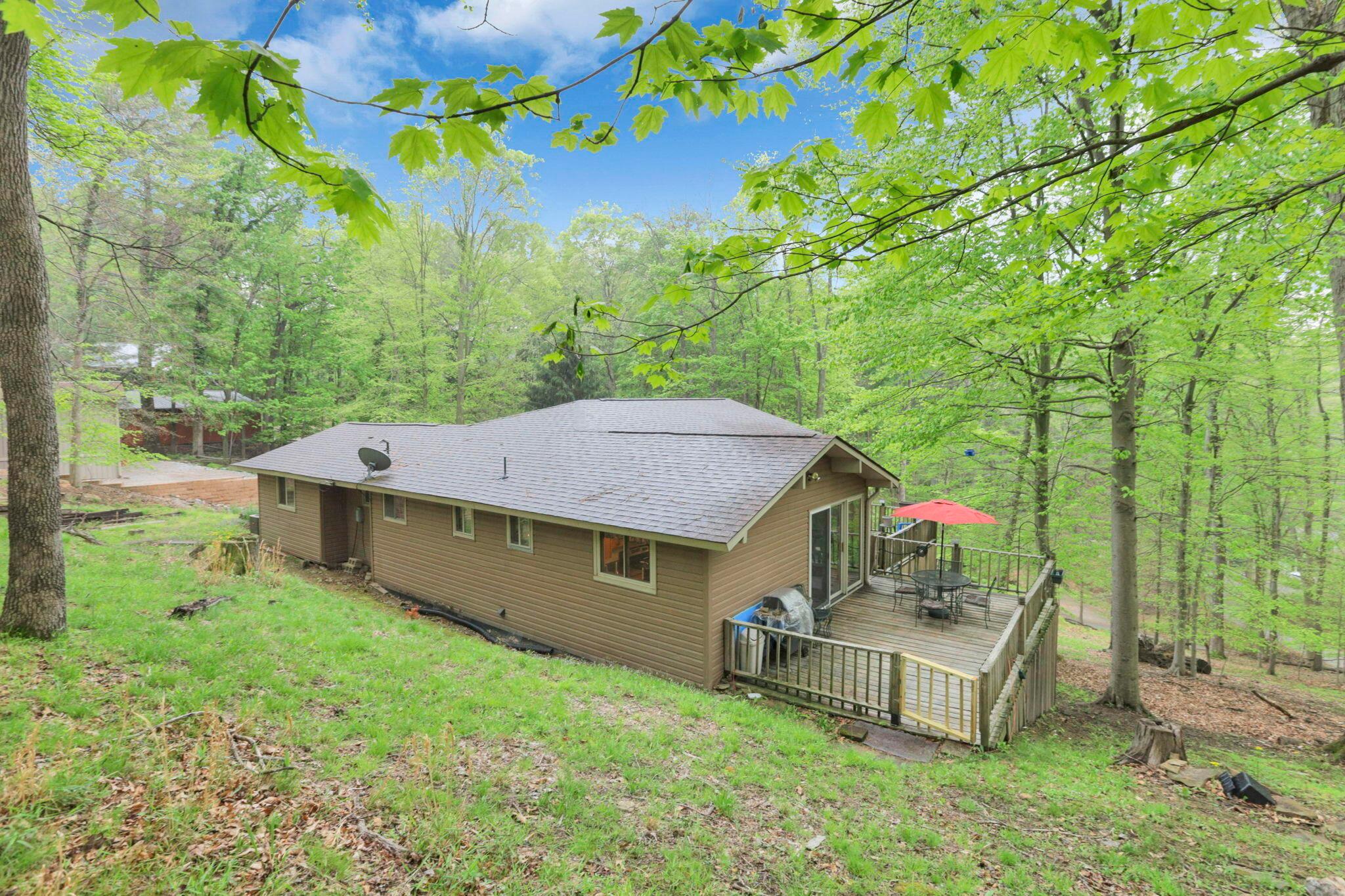 36 Seneca Lane Property Photo 2