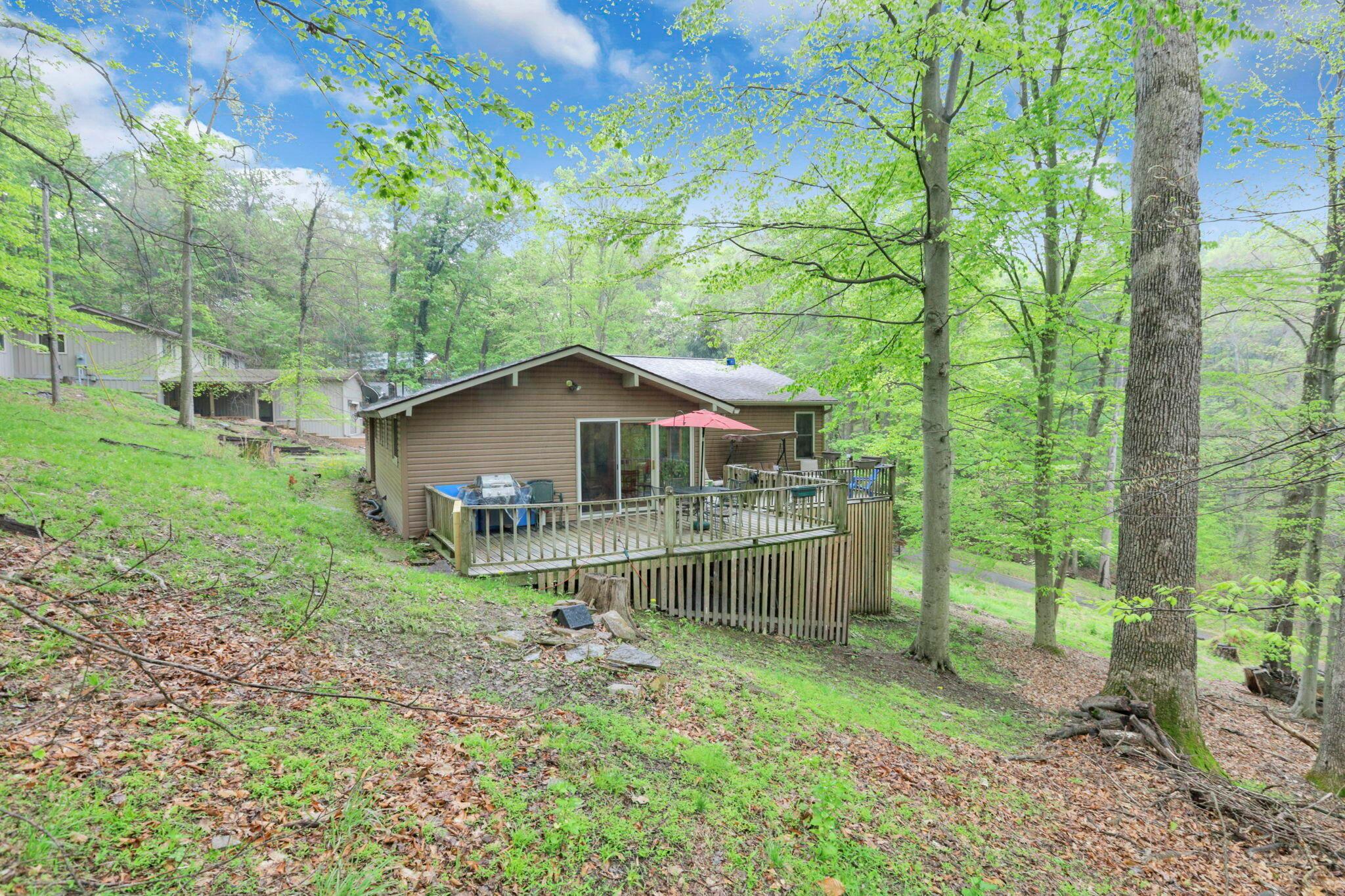 36 Seneca Lane Property Photo 3