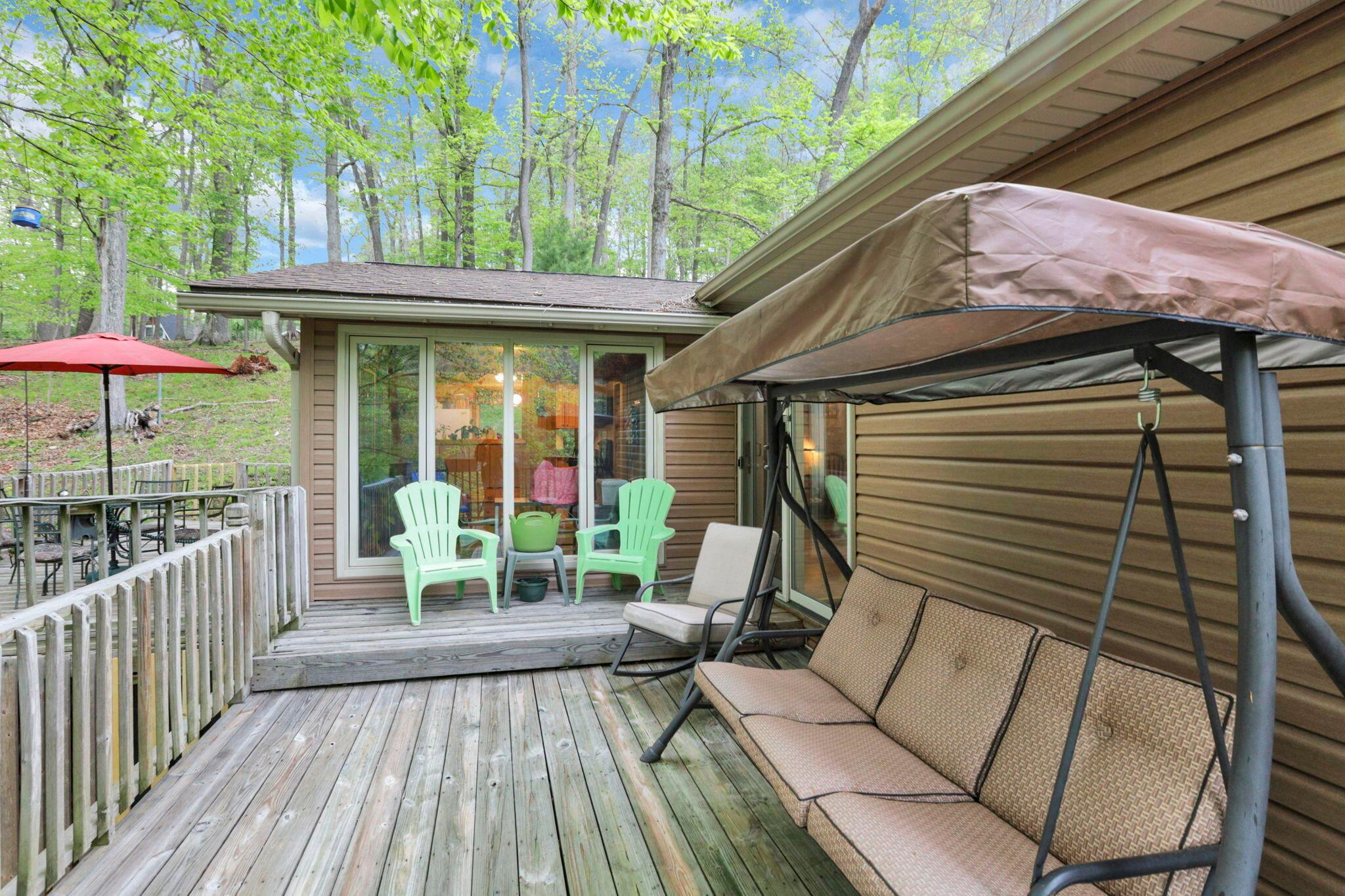 36 Seneca Lane Property Photo 4