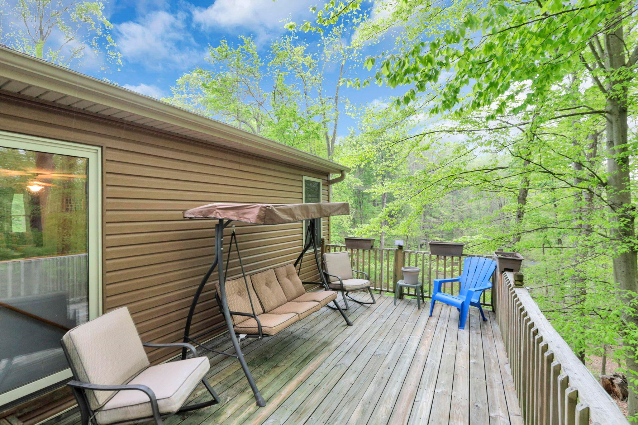 36 Seneca Lane Property Photo 6