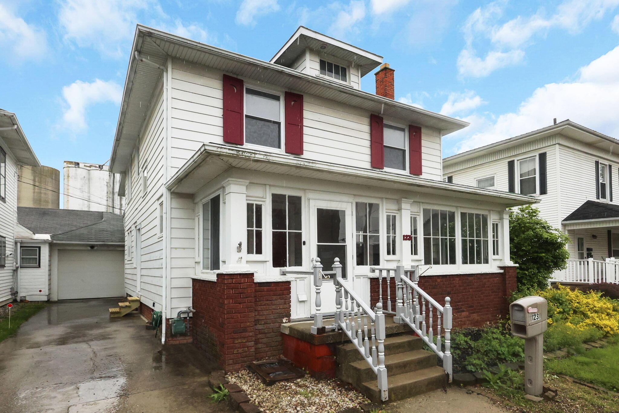 123 E Johnson Street Property Photo 3