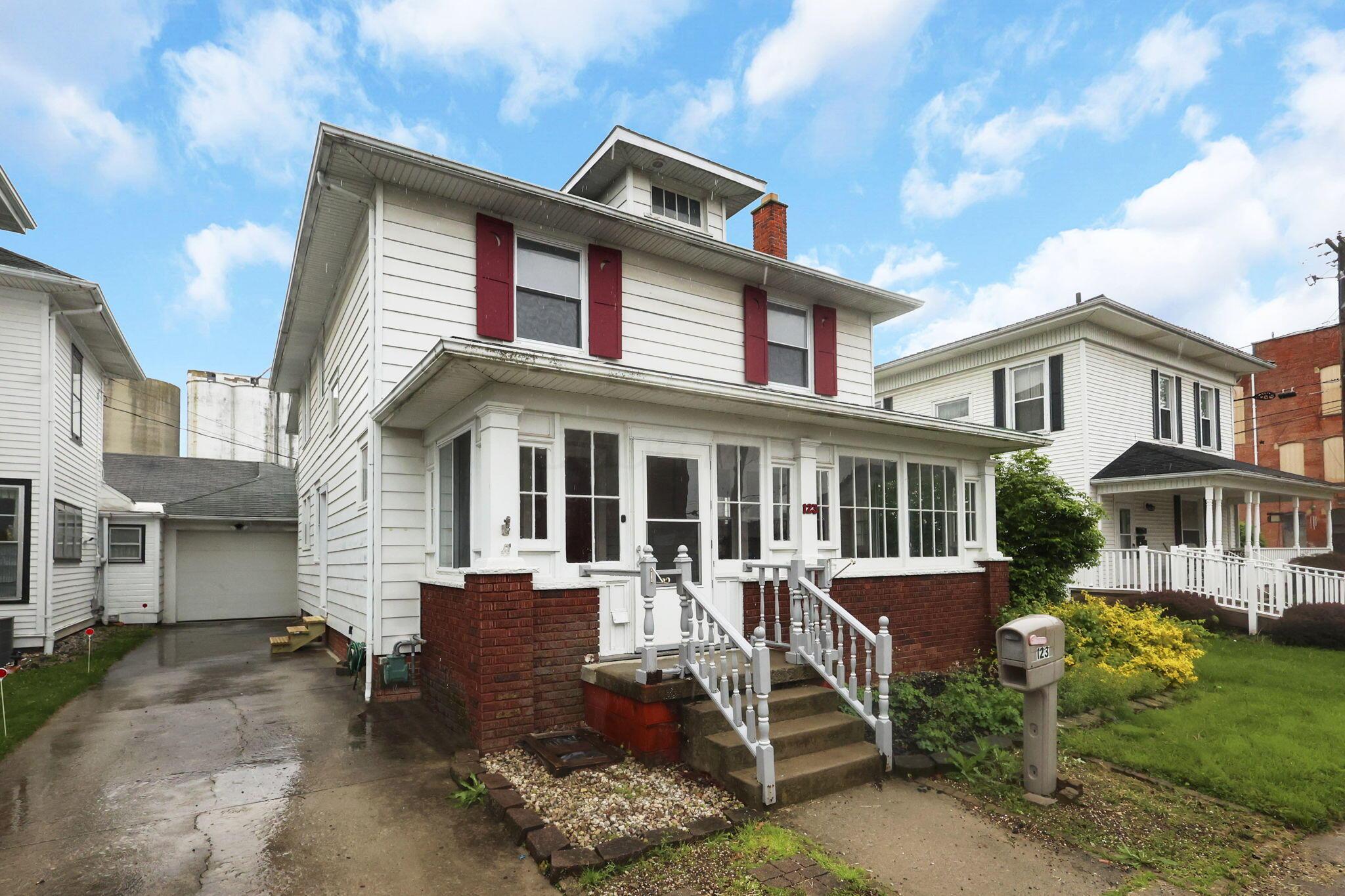 123 E Johnson Street Property Photo 4