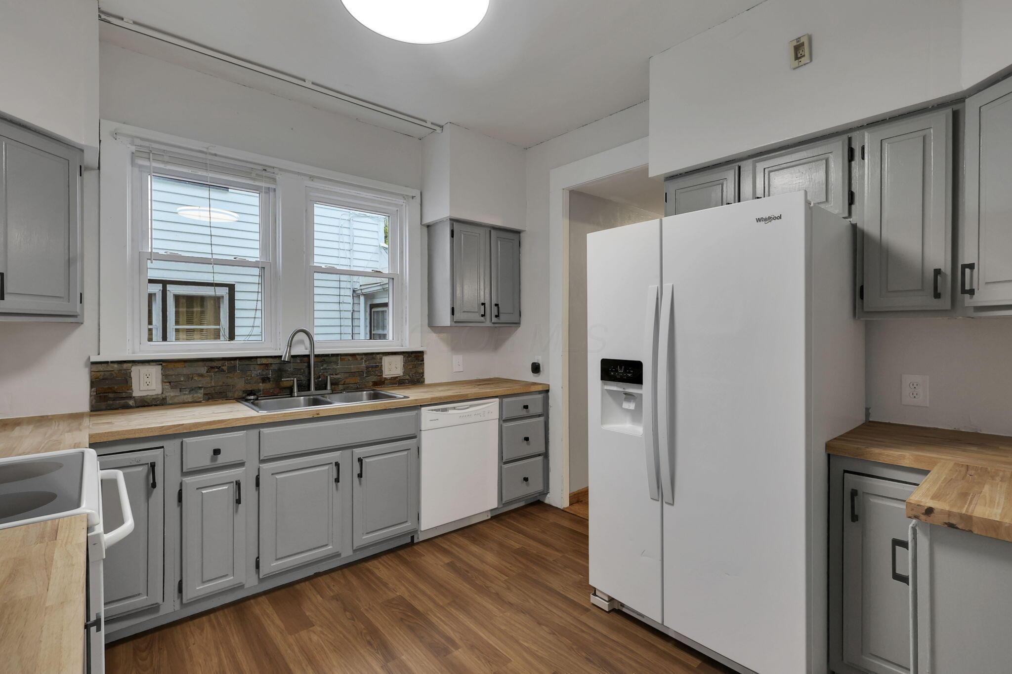 123 E Johnson Street Property Photo 23