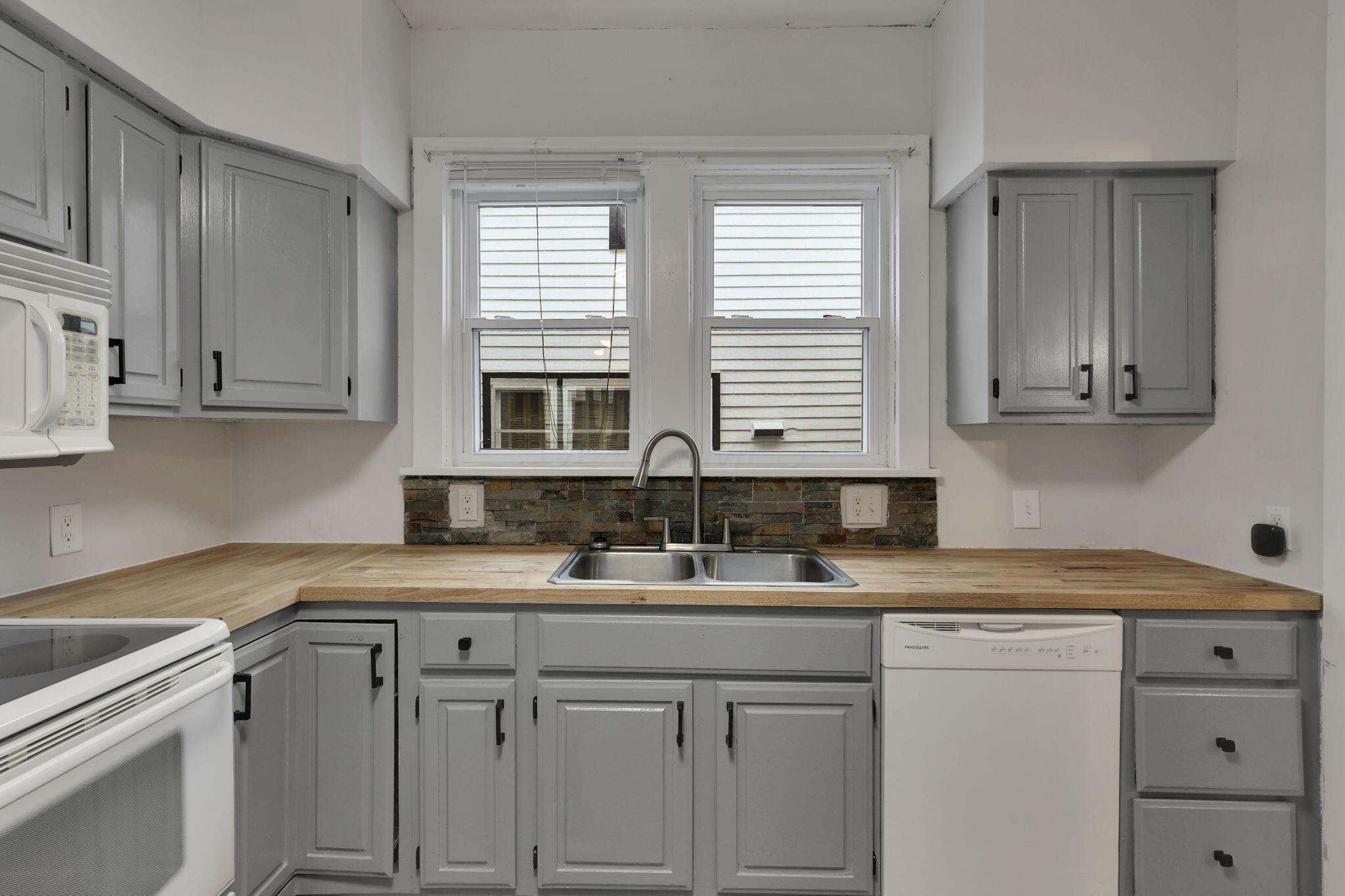 123 E Johnson Street Property Photo 24