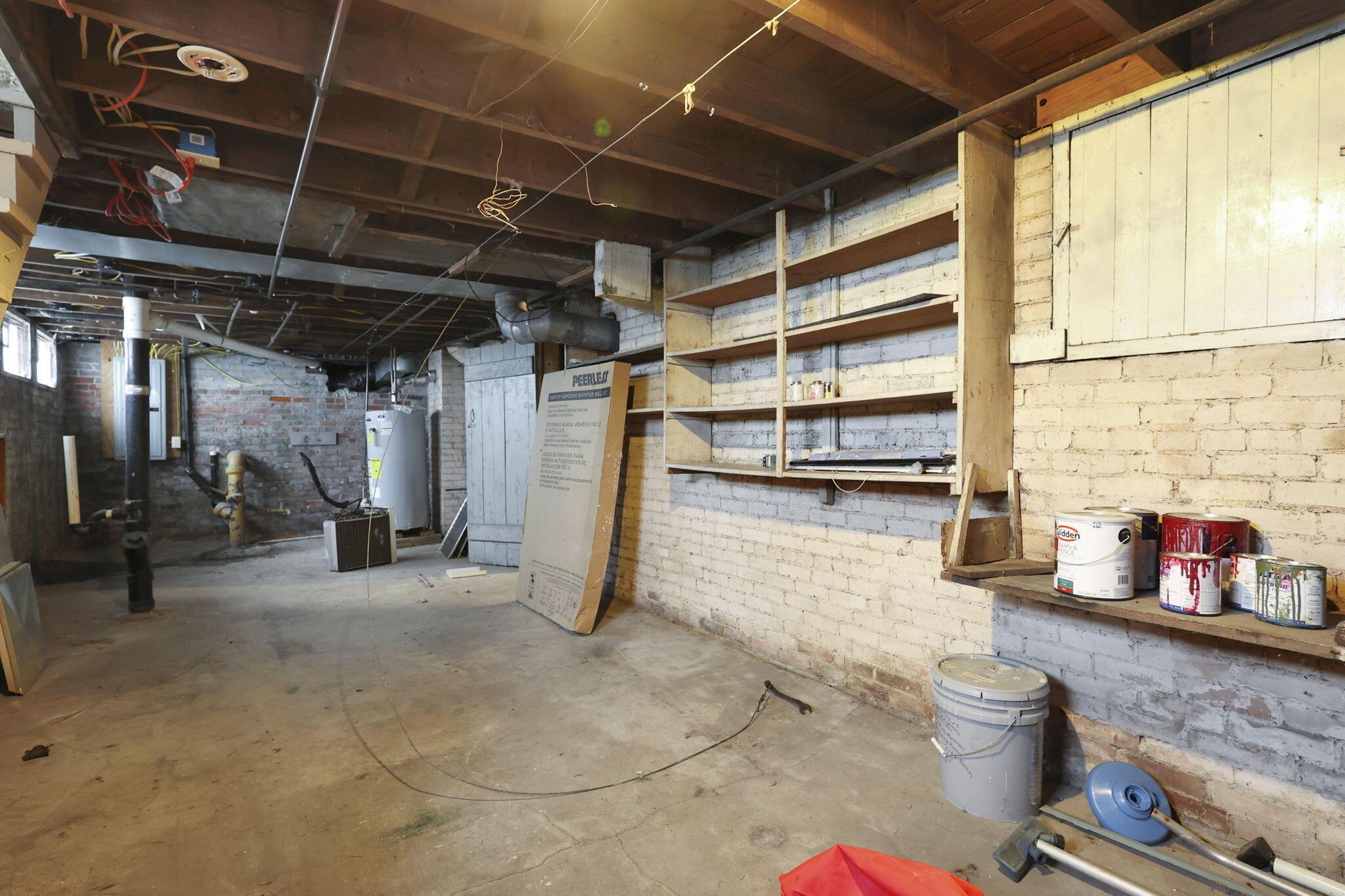 123 E Johnson Street Property Photo 46
