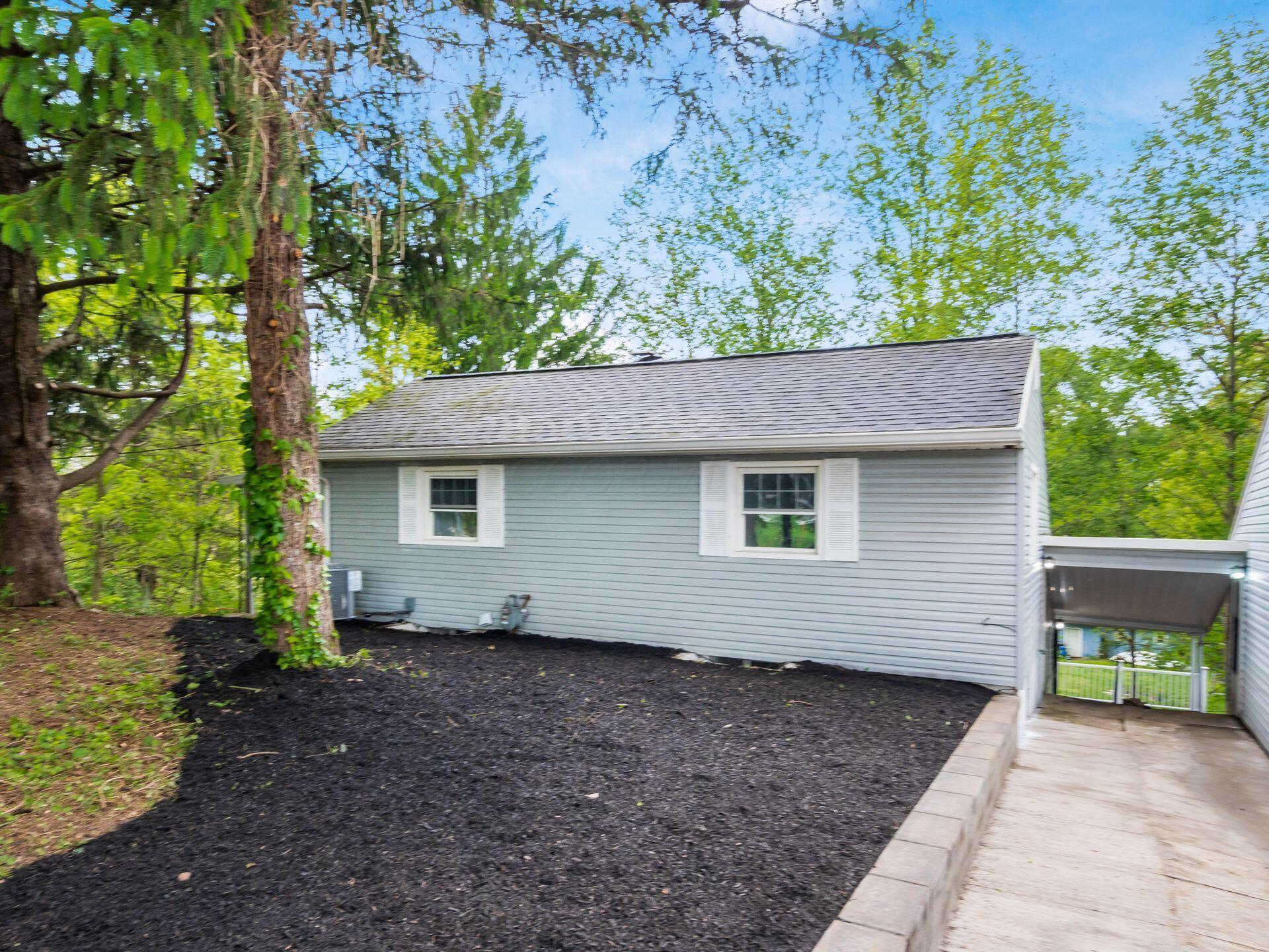 2471 Sunbury Road Property Photo 4