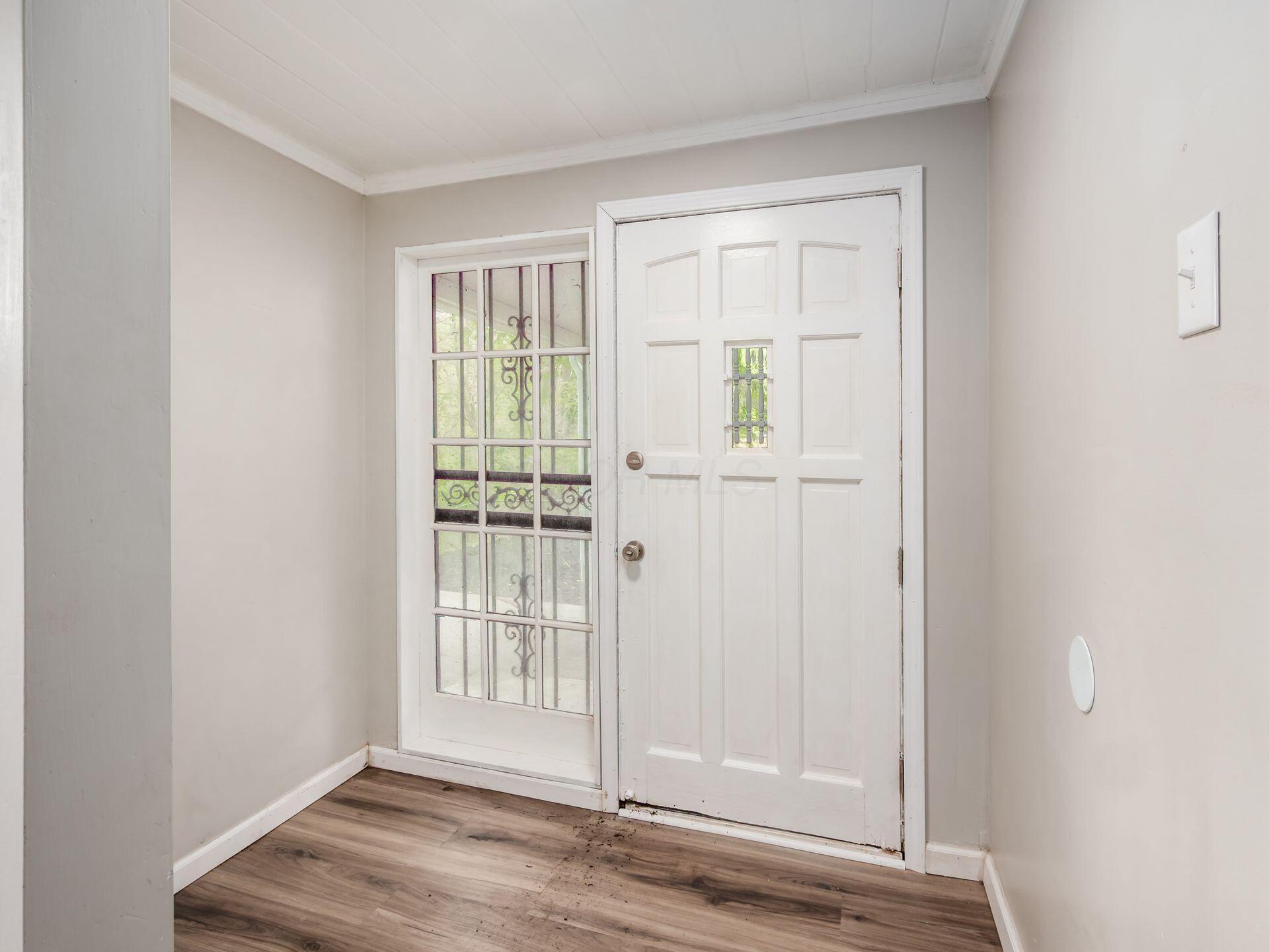 2471 Sunbury Road Property Photo 5