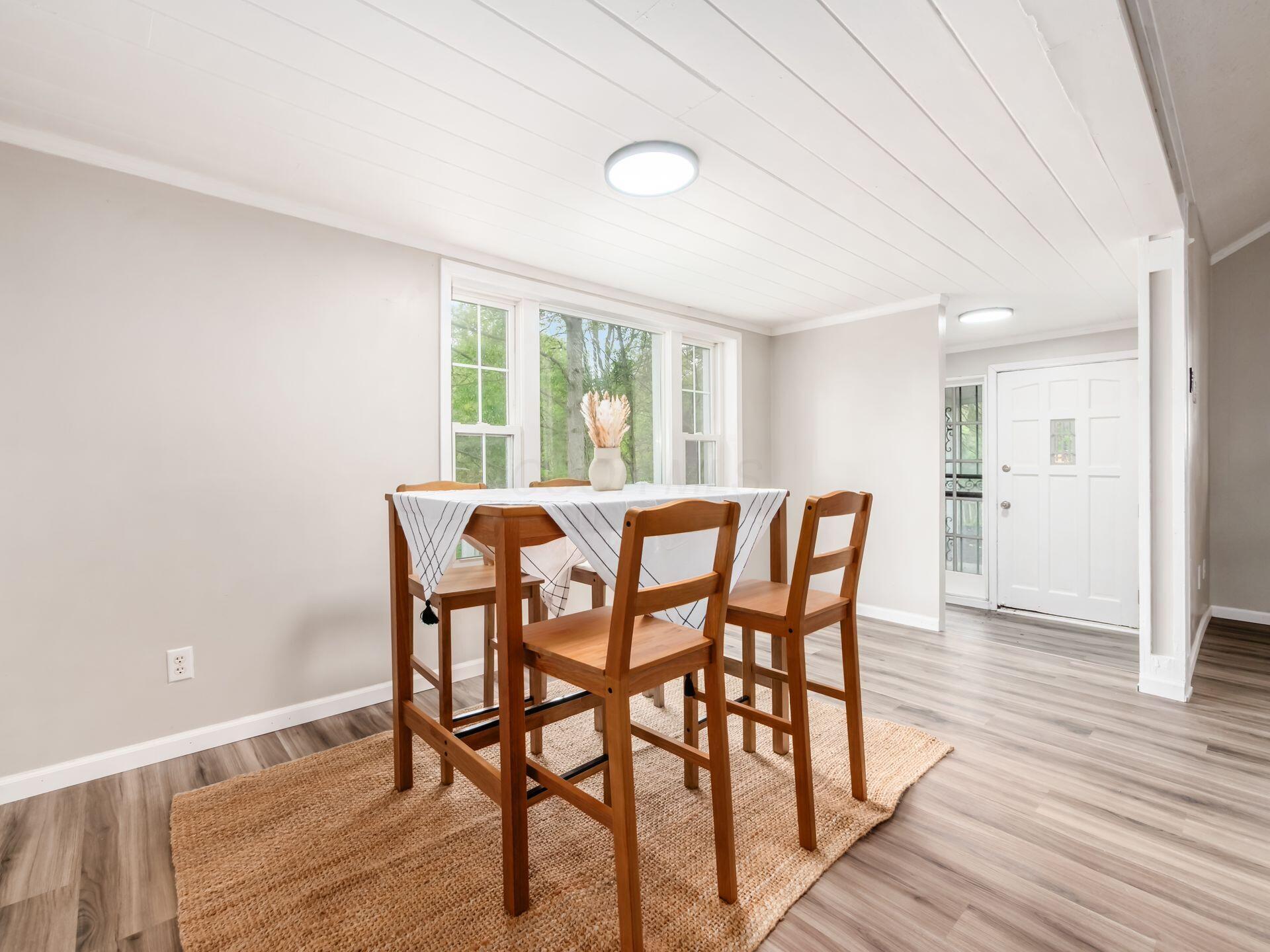 2471 Sunbury Road Property Photo 11