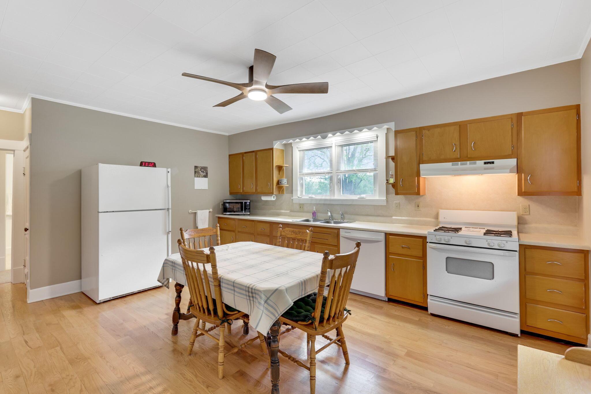 26021 Bailey Road Property Photo 15