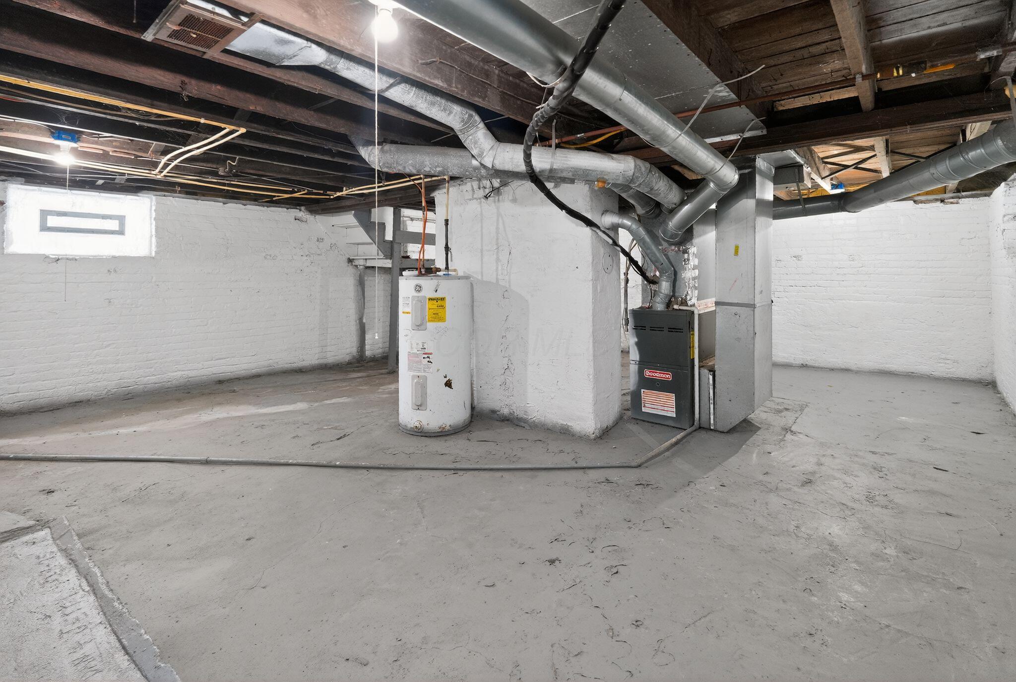 212 N Ogden Avenue Property Photo 27