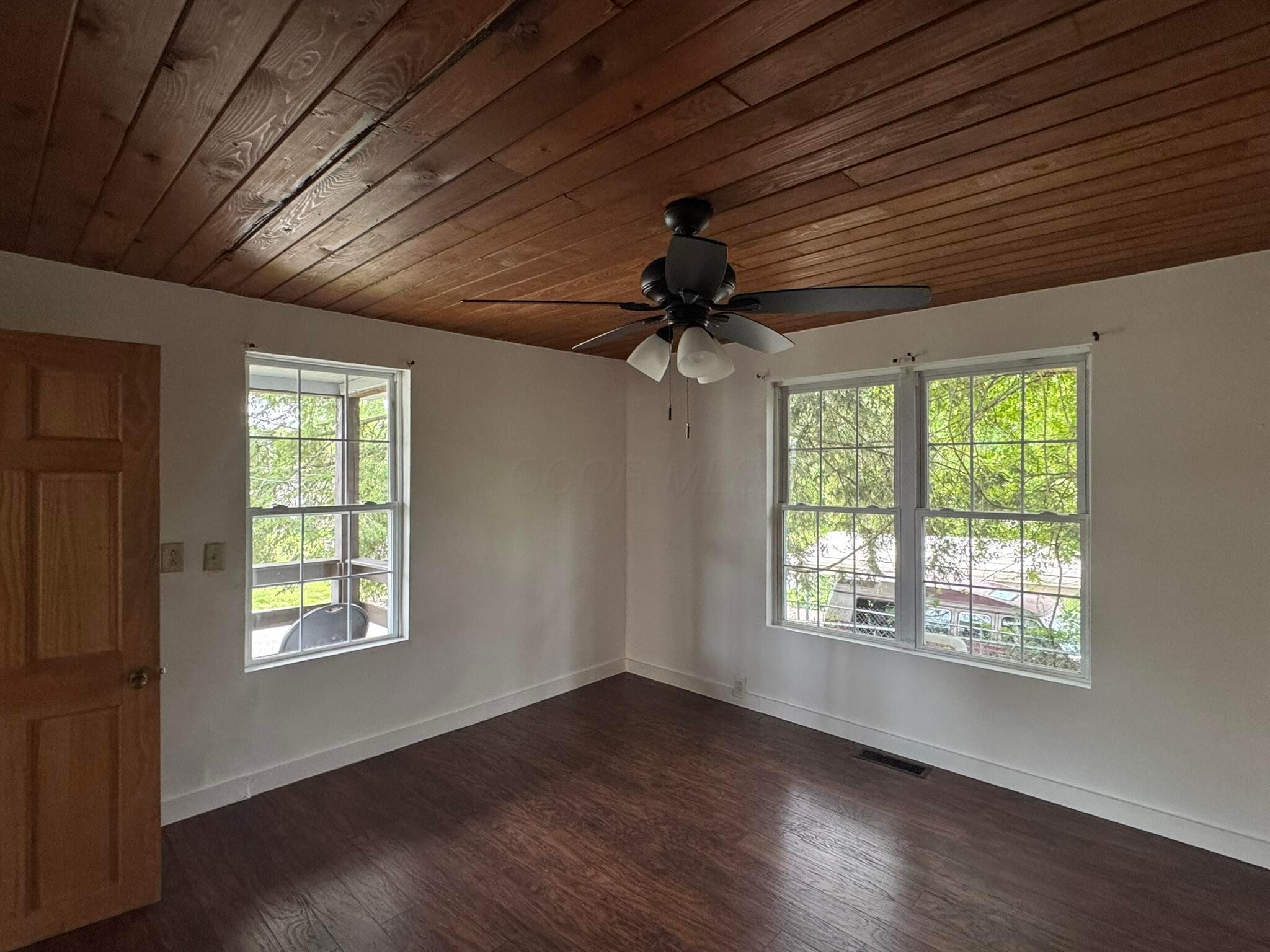 2 E Vine Street Property Photo 10