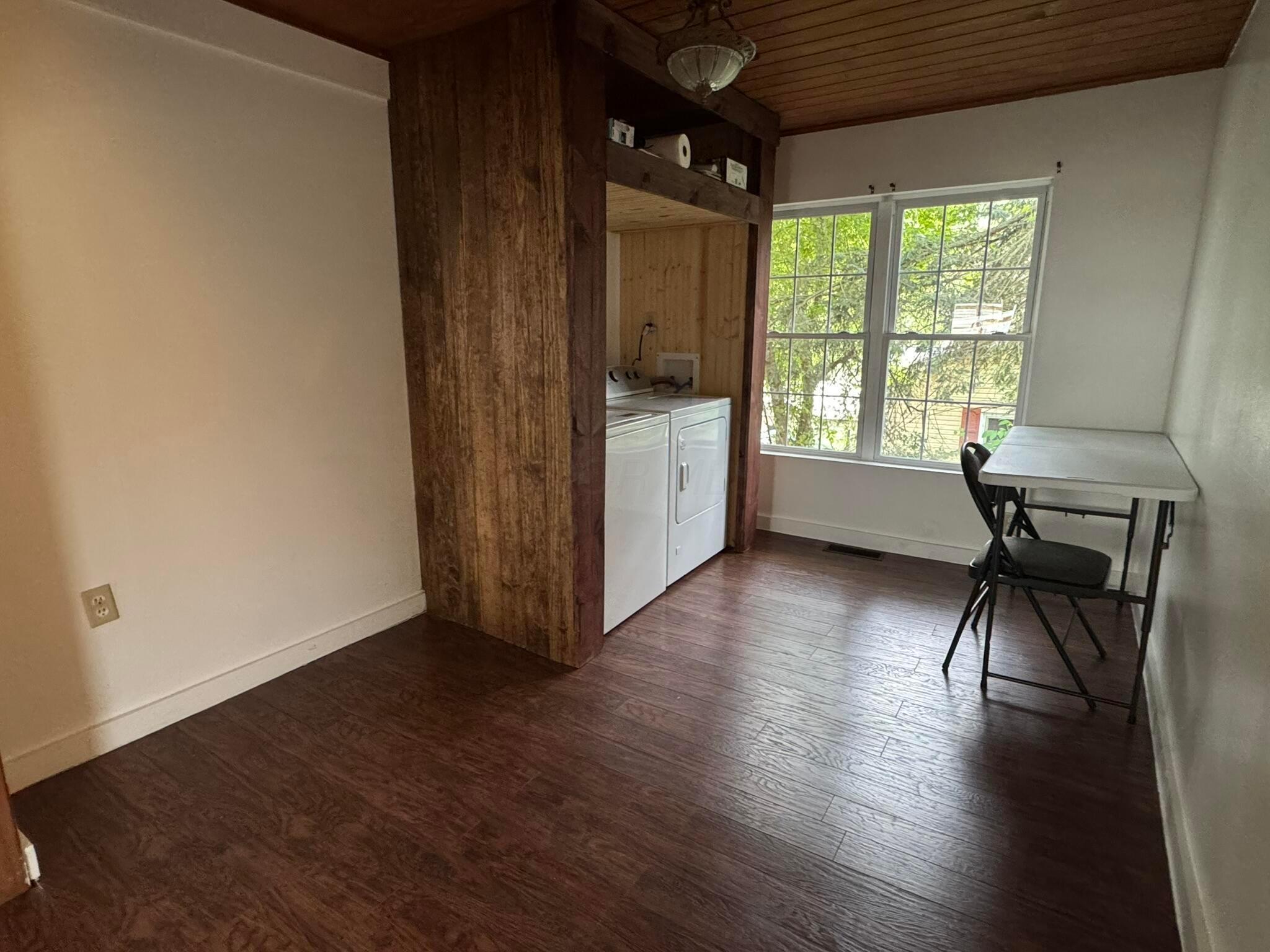 2 E Vine Street Property Photo 11