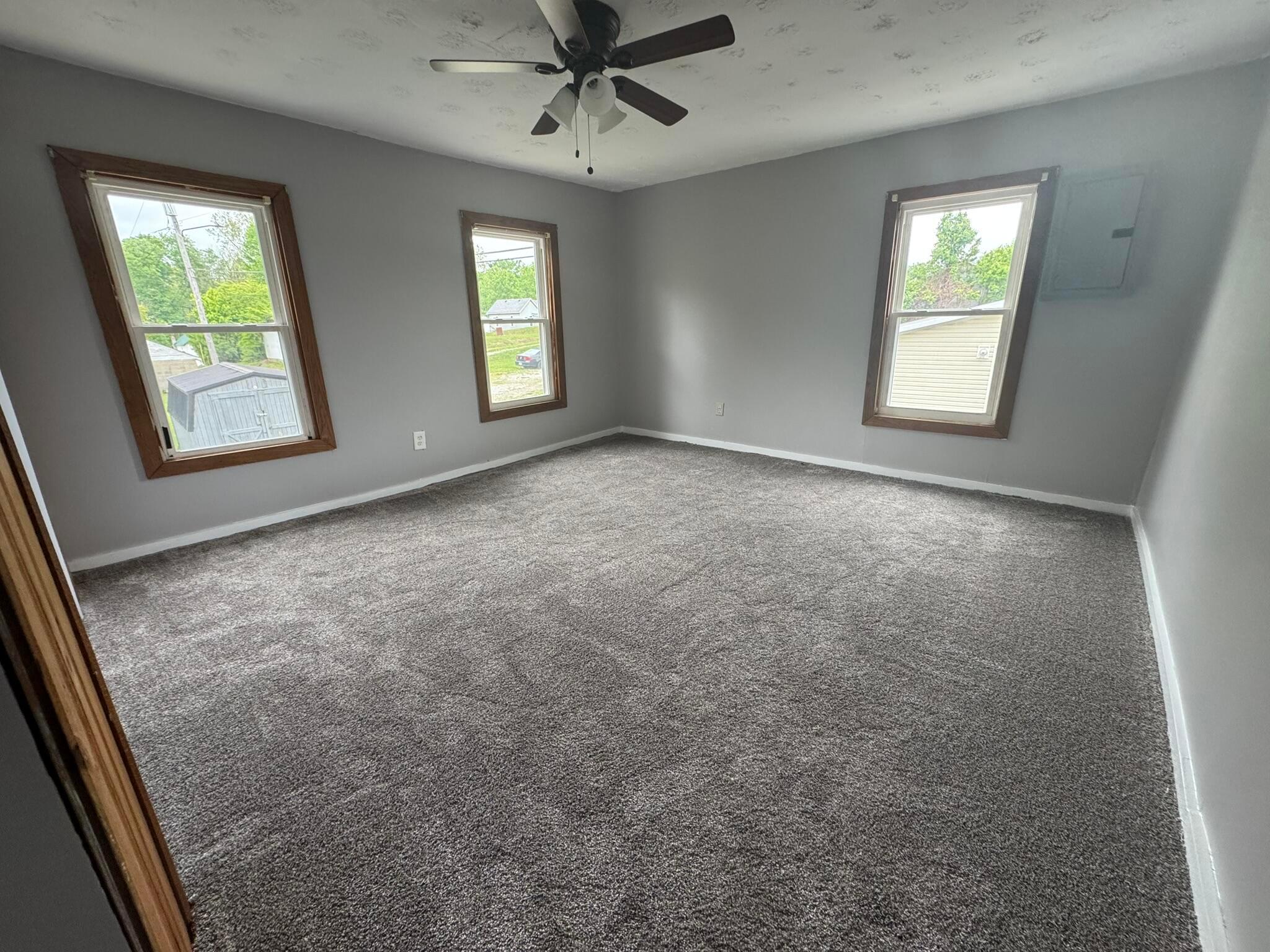 2 E Vine Street Property Photo 16