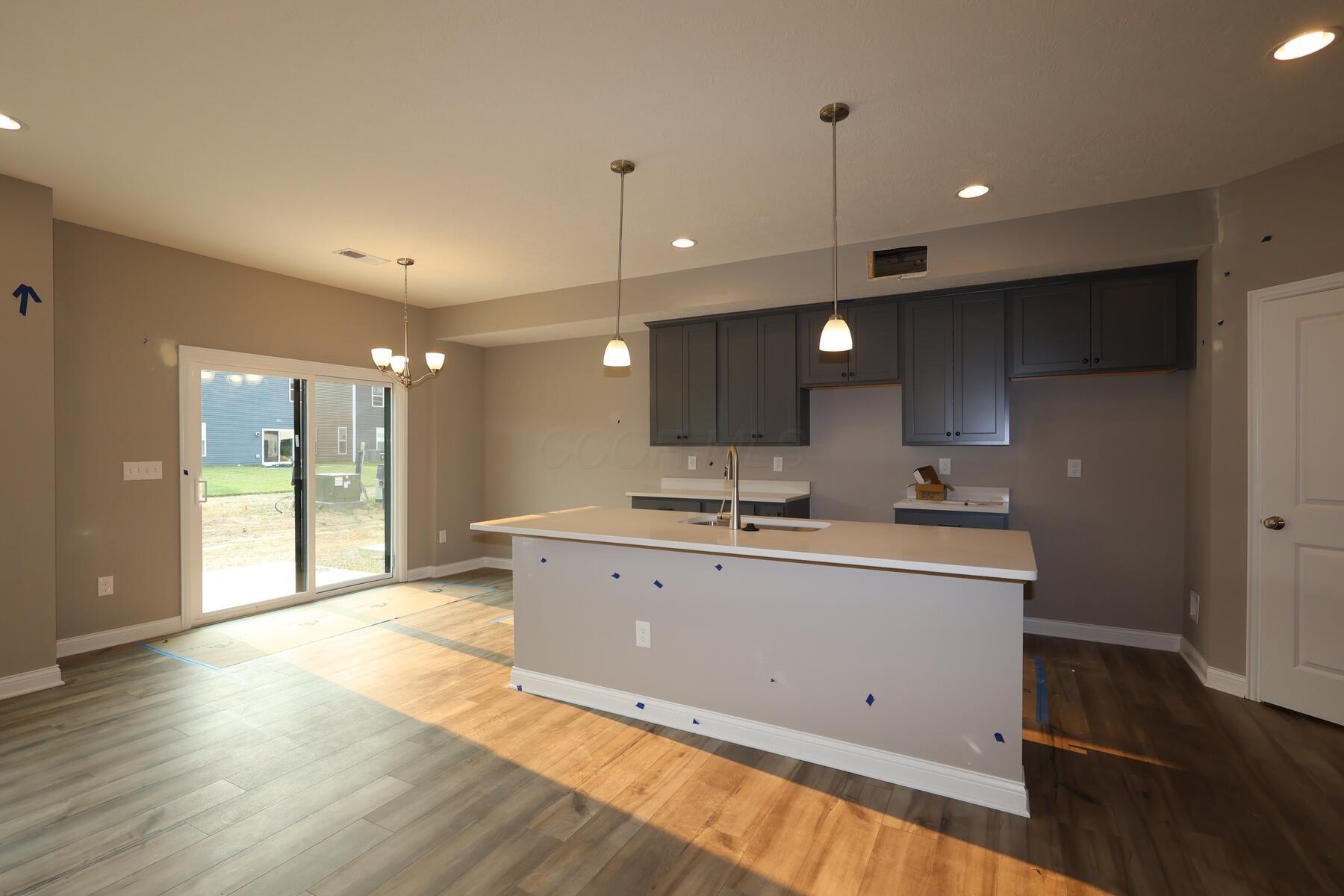 5666 Dutch Lane Property Photo 6