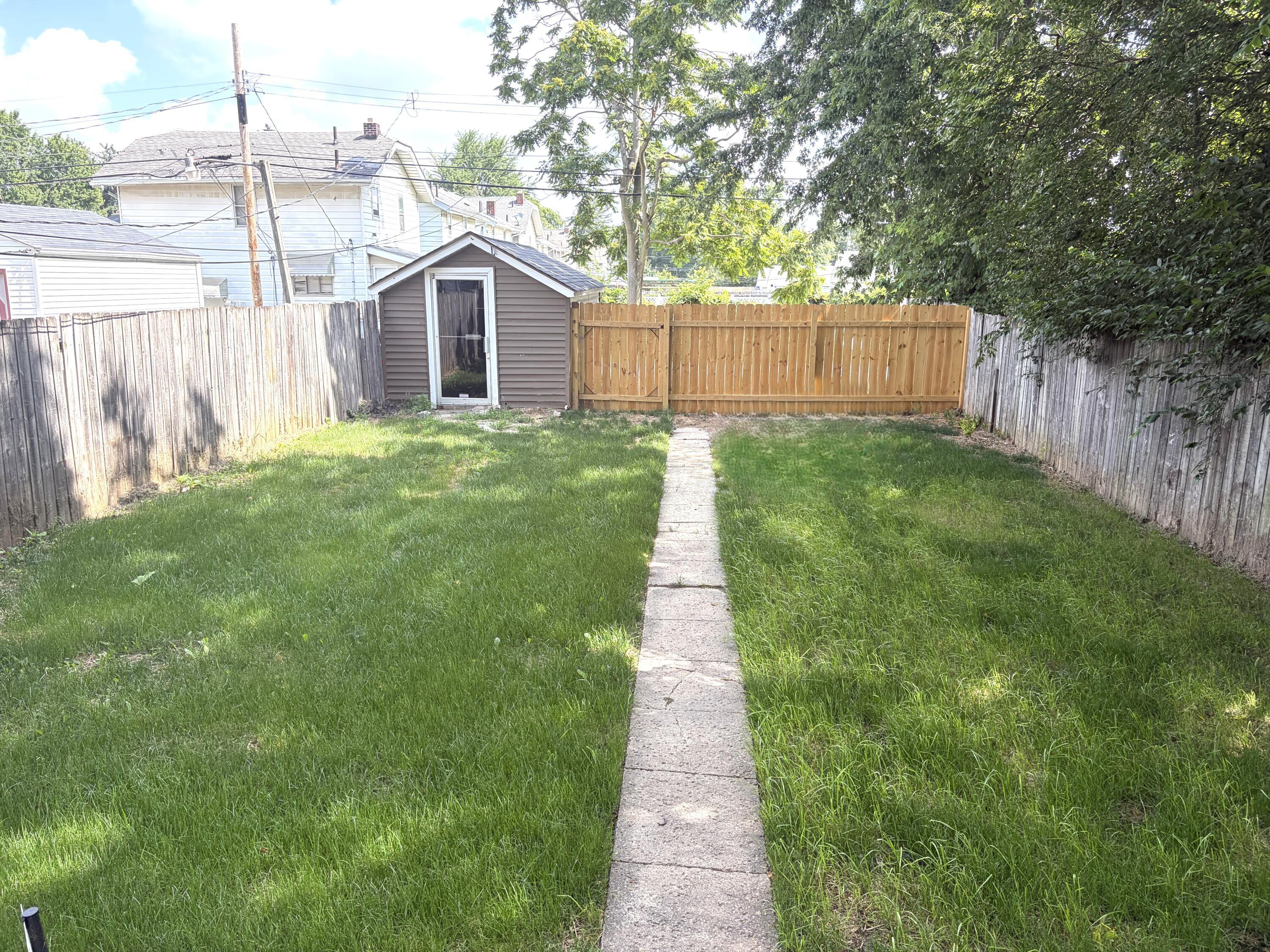 2584 Eakin Road Property Photo 3